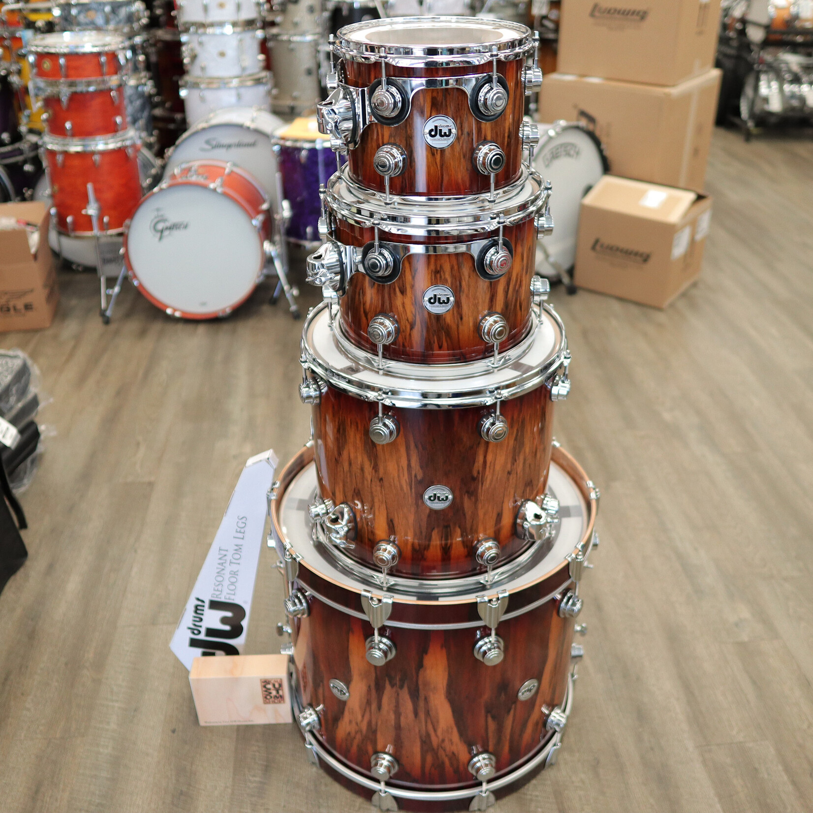 DW DW Collector's Series Exotic SSC Maple 4-PC Shell Pack 22/10/12/16 (Toasted Almond Burst Over Tigerwood, Chrome HW)