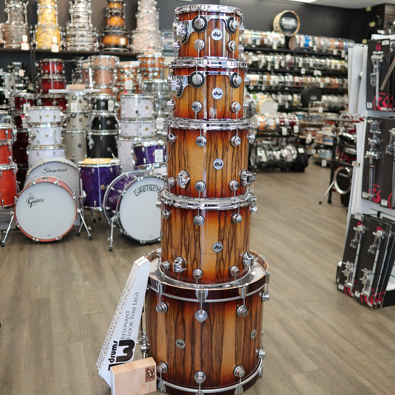 DW DW Collector's Series Exotic "333" Maple 5-PC Shell Pack 22/10/12/14/16 (Almond Burst over Black Limba, Chrome HW)