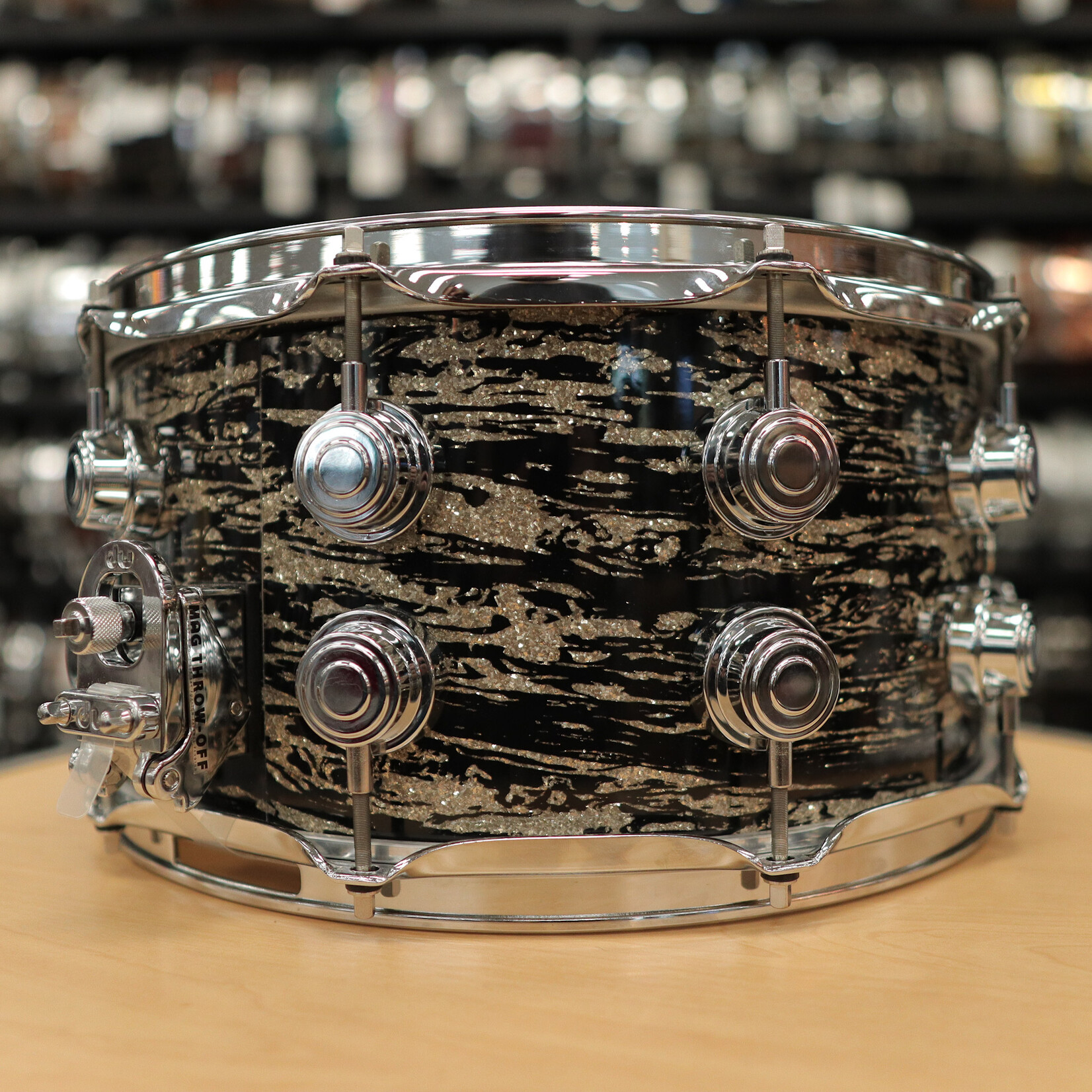 DW Like-New DW Collector's Series Maple/ Mahogany 7x14" Snare Drum (Black Oyster Glass)