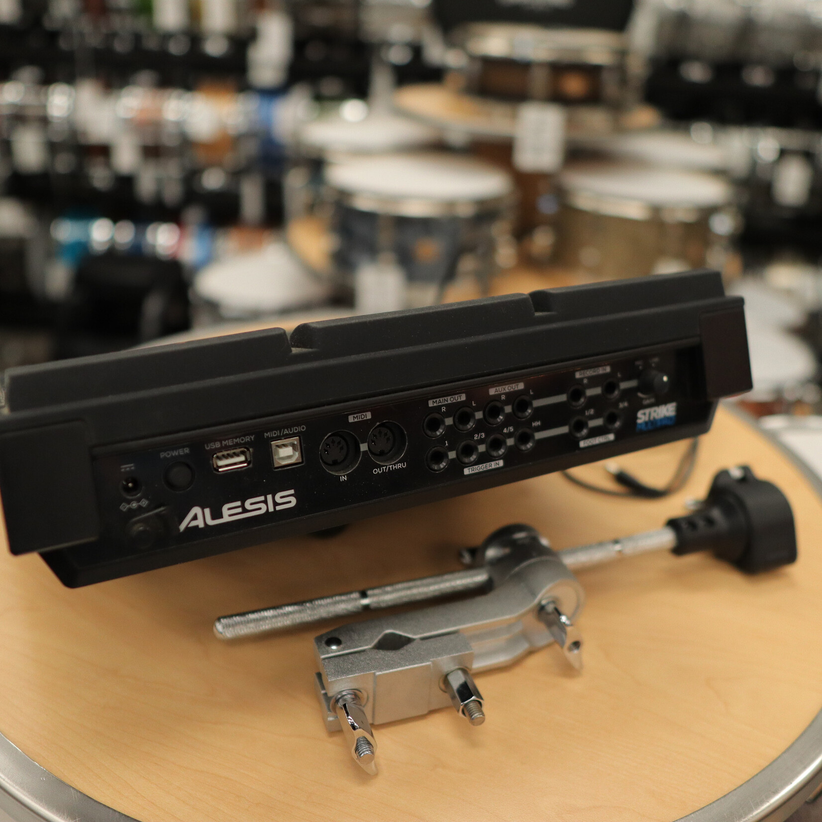 Alesis Pre-Owned Alesis Strike Multipad w/ Clamp Arm