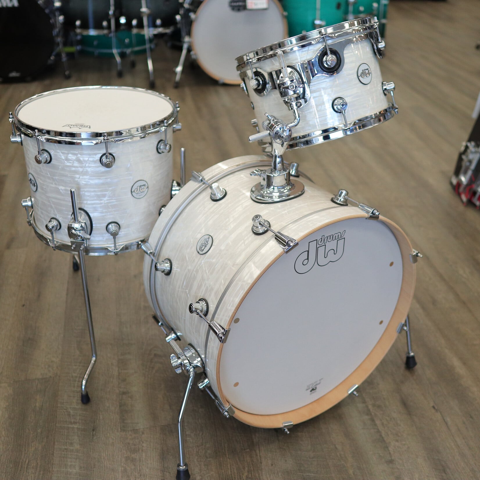 DW Pre-Owned DW Design Series Frequent Flyer 3-pc Shell Pack (20/12/14) White Onyx