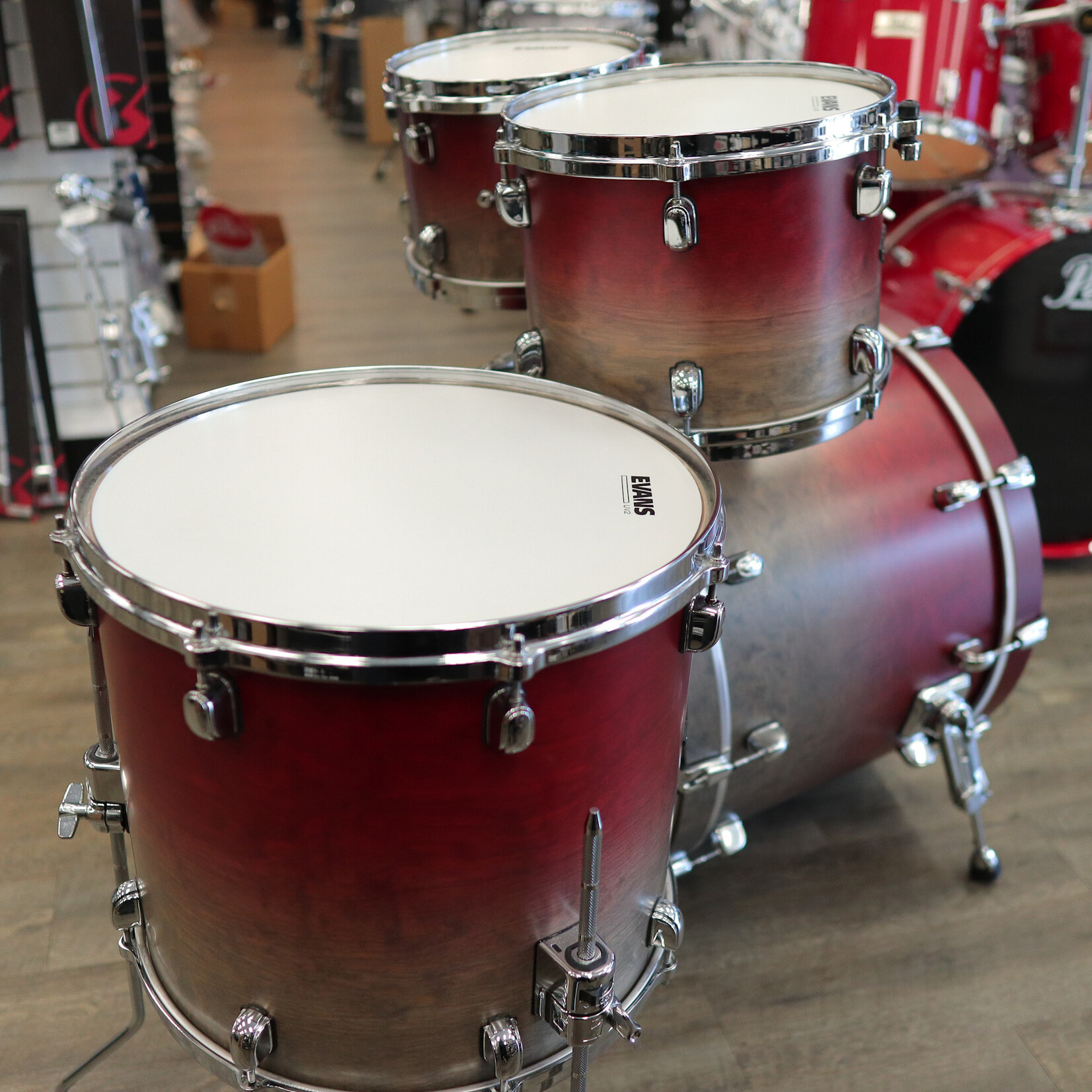 Tama Pre-Owned Tama Starclassic Walnut/ Birch 4-Piece Shell Pack 10/12/16/22 (Satin Burgundy Fade)
