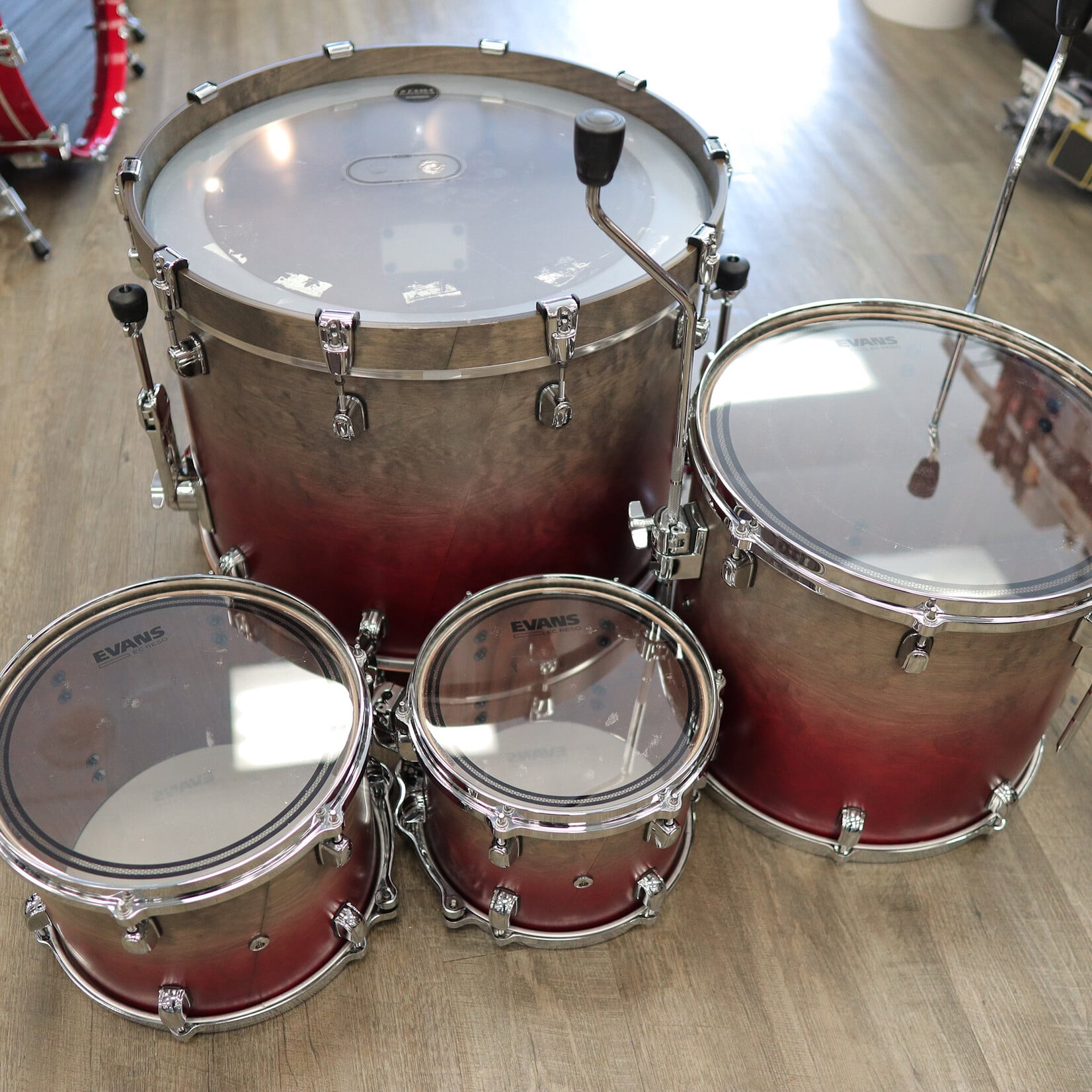 Tama Pre-Owned Tama Starclassic Walnut/ Birch 4-Piece Shell Pack 10/12/16/22 (Satin Burgundy Fade)