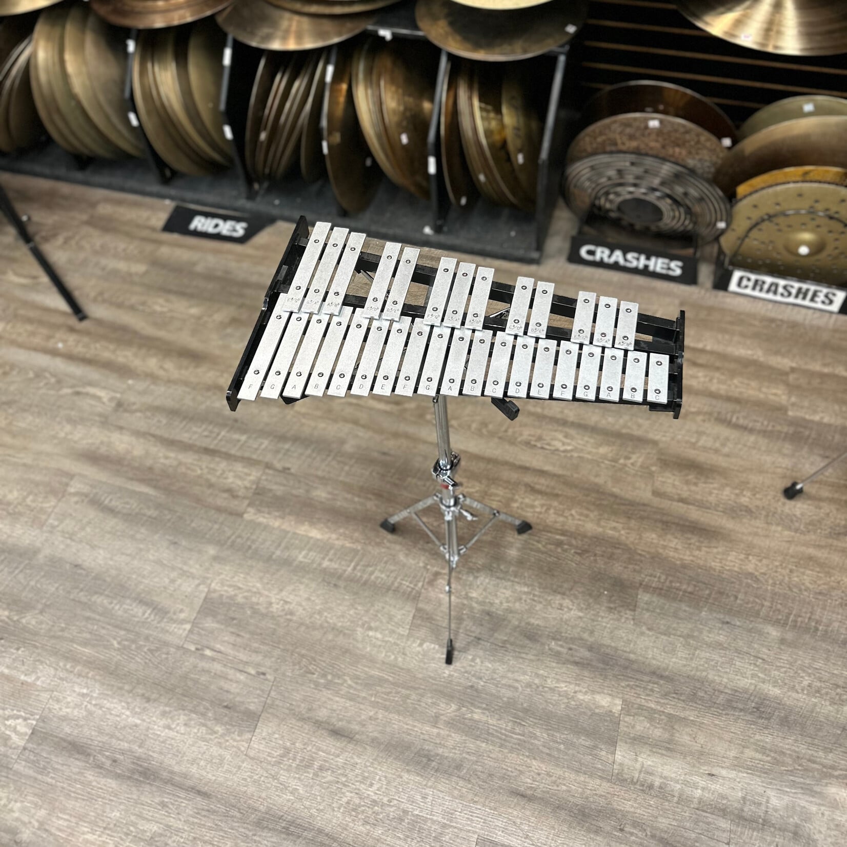 Ludwig Used Ludwig Student Bell Kit w/Bag, Stand, Mallets, And Practice Pad
