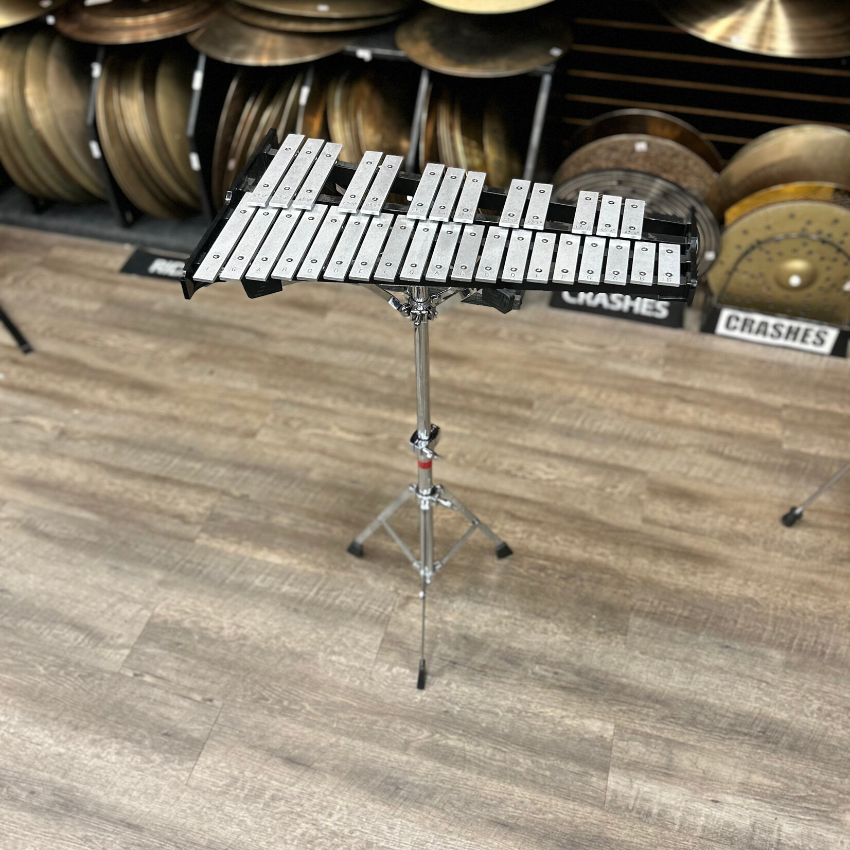 Ludwig Used Ludwig Student Bell Kit w/Bag, Stand, Mallets, And Practice Pad