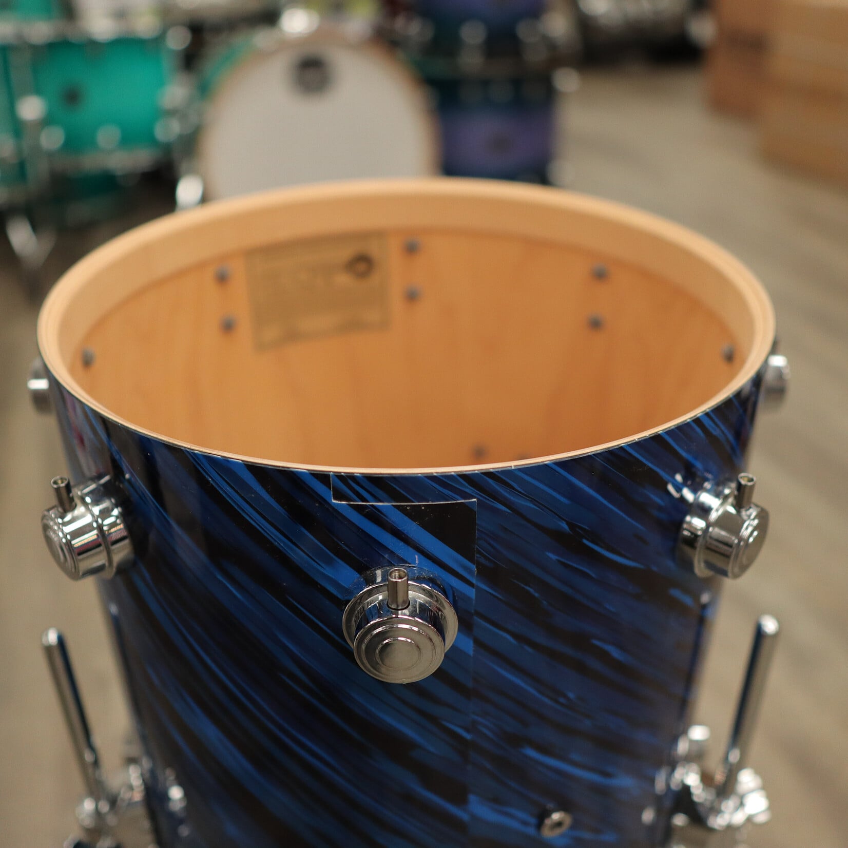 DW Pre-Owned DW Collector's Series Maple Standard 14" Floor Tom (Twisted Blue Oyster)