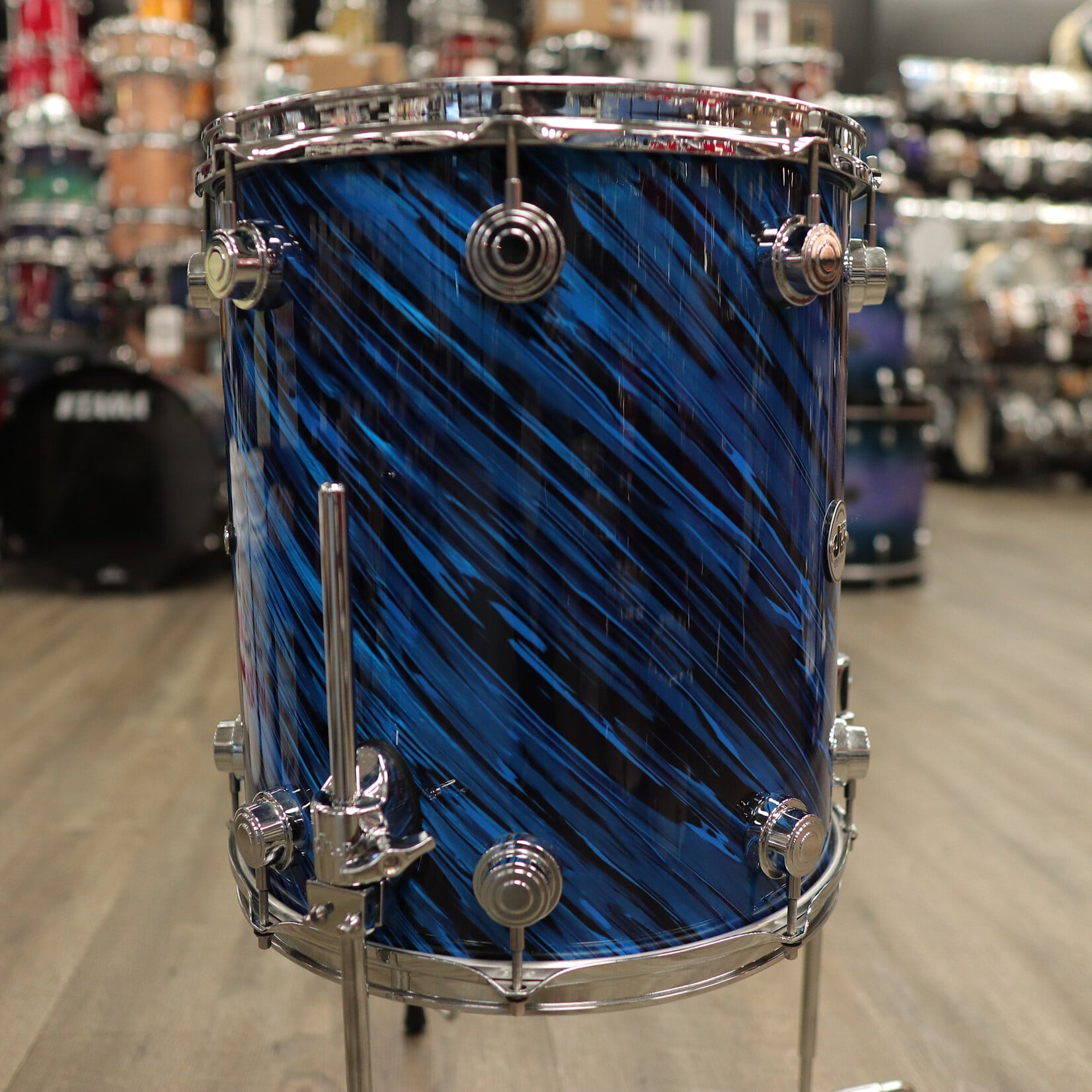 DW Pre-Owned DW Collector's Series Maple Standard 14" Floor Tom (Twisted Blue Oyster)
