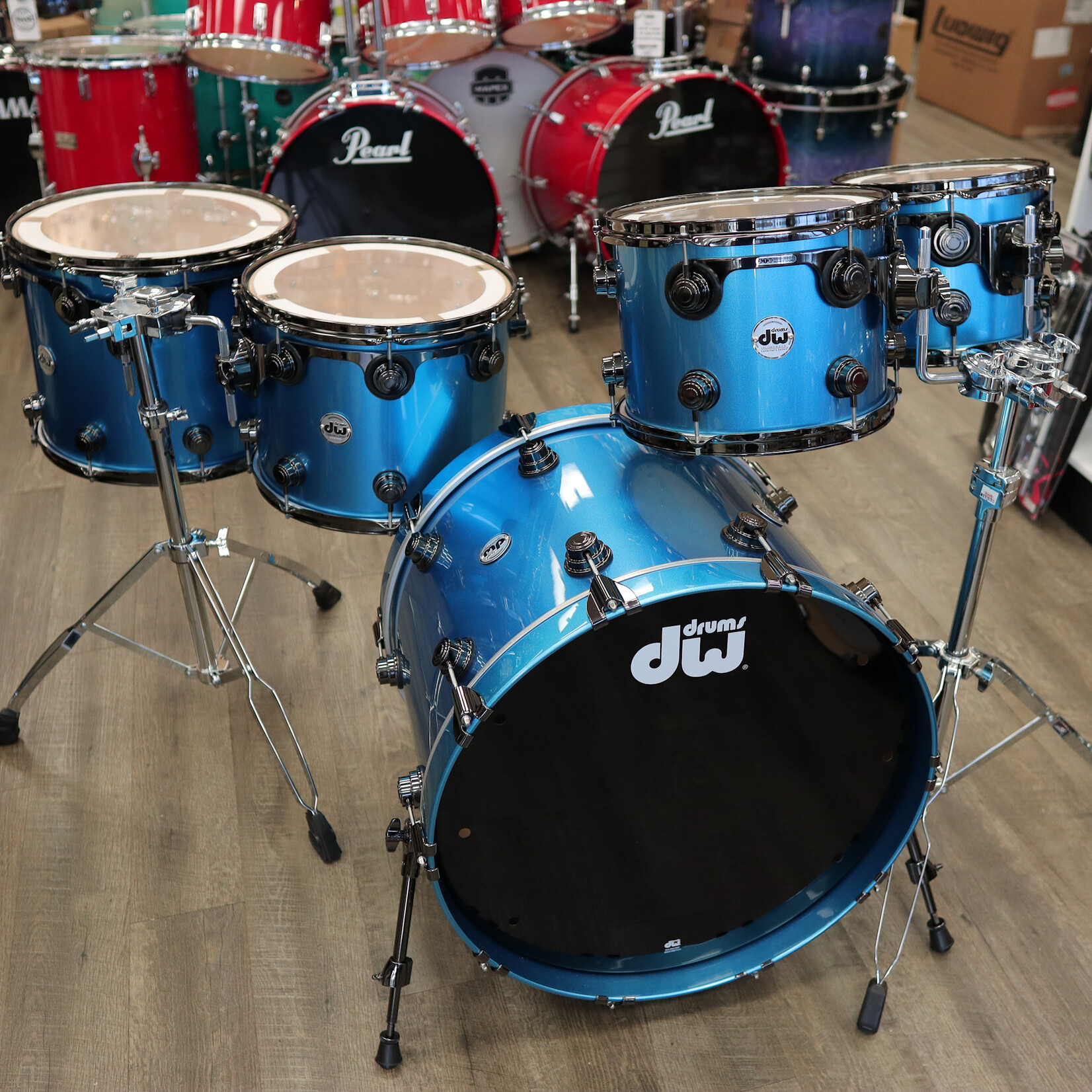 DW DW Collector's Series "SSC" Maple 5-PC Shell Pack 22/10/12/14/16 (Solid Blue Metallic Lacquer w/ Black Nickel Hardware)