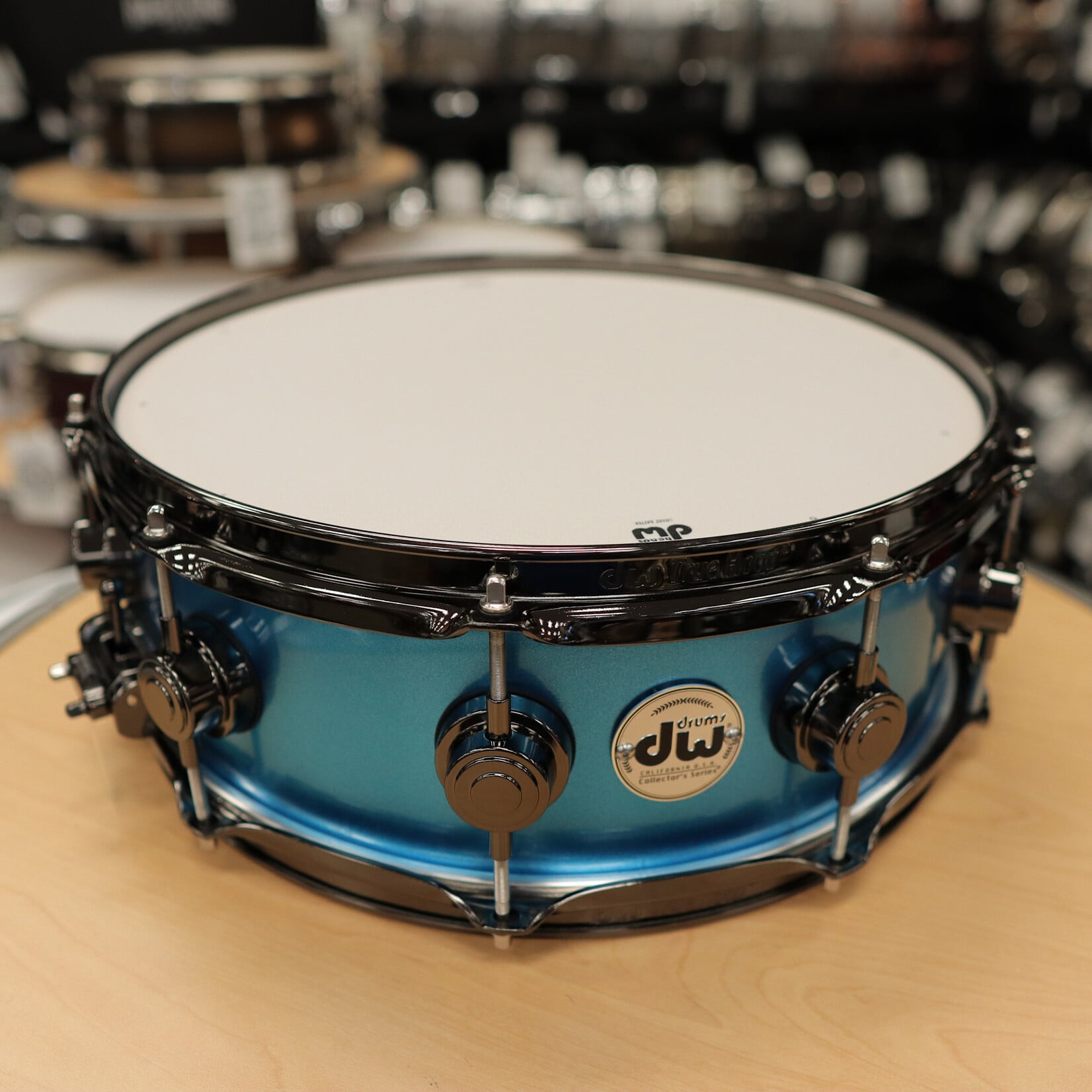 DW DW Collector's Series "SSC" Maple 5x14" Snare Drum (Solid Blue Metallic Lacquer w/ Black Nickel Hardware)