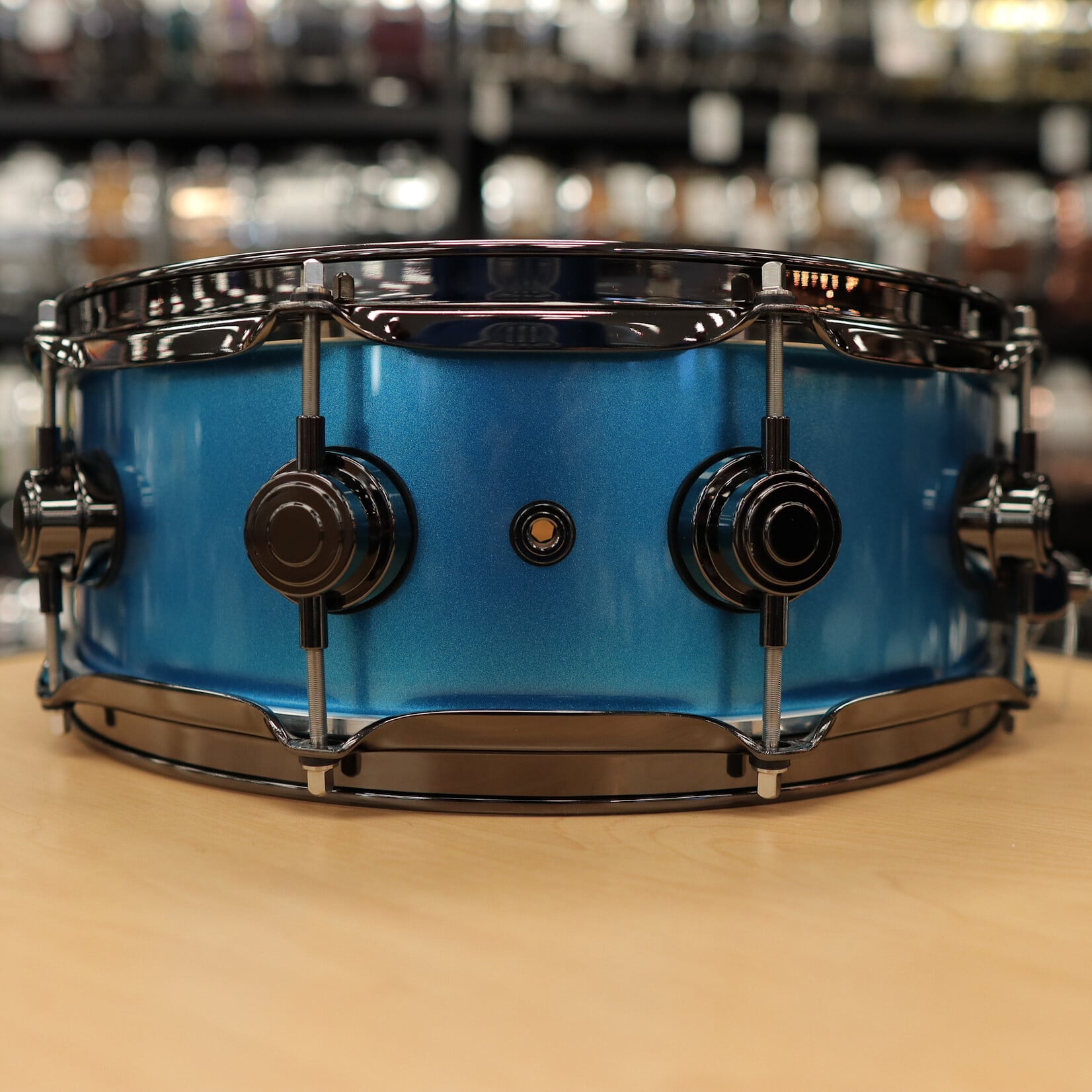DW DW Collector's Series "SSC" Maple 5x14" Snare Drum (Solid Blue Metallic Lacquer w/ Black Nickel Hardware)
