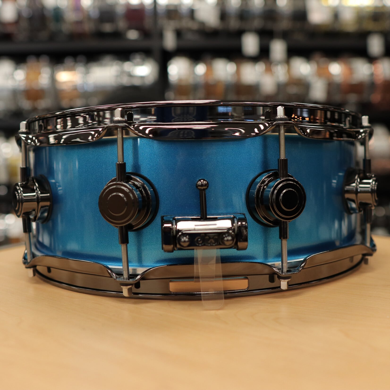 DW DW Collector's Series "SSC" Maple 5x14" Snare Drum (Solid Blue Metallic Lacquer w/ Black Nickel Hardware)