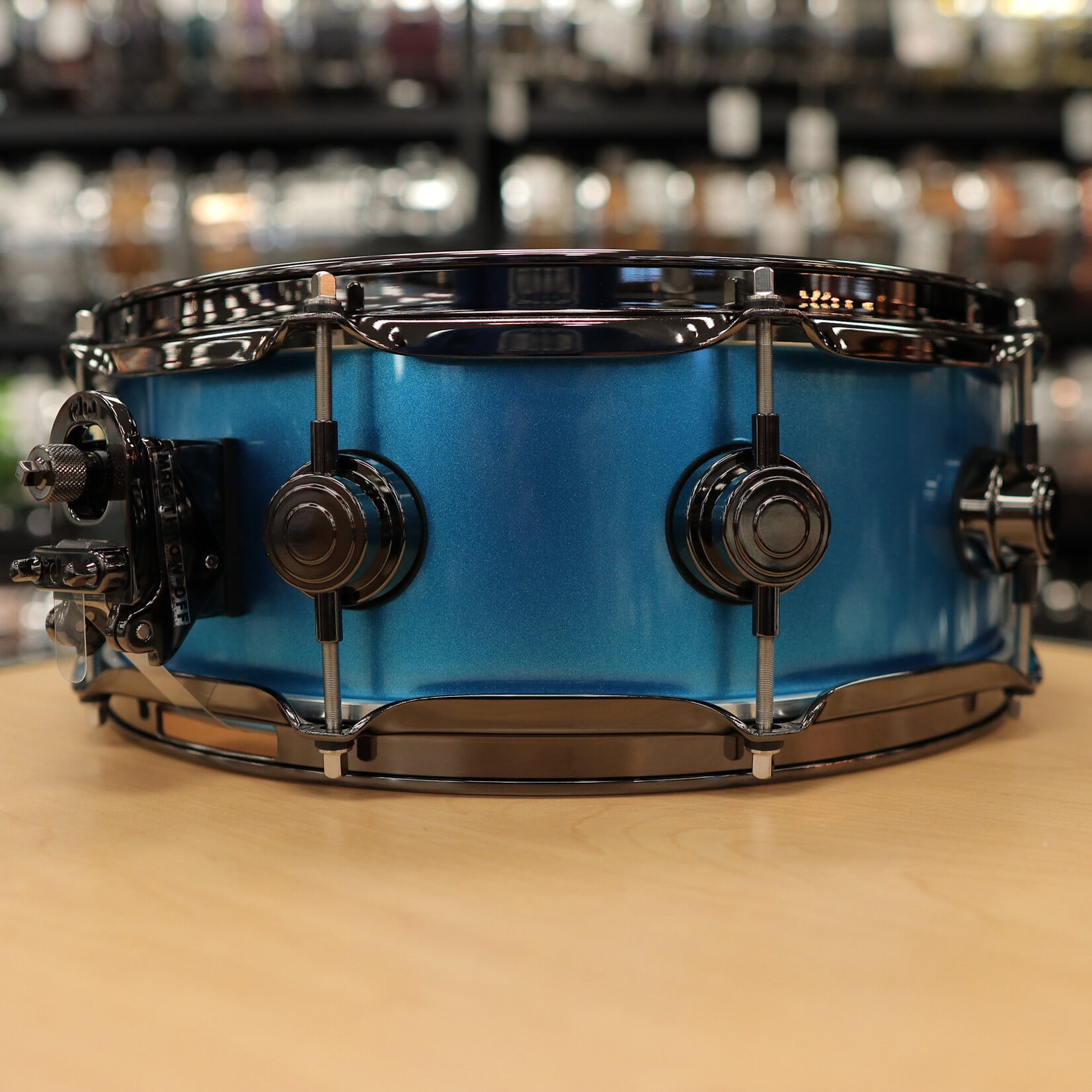 DW DW Collector's Series "SSC" Maple 5x14" Snare Drum (Solid Blue Metallic Lacquer w/ Black Nickel Hardware)