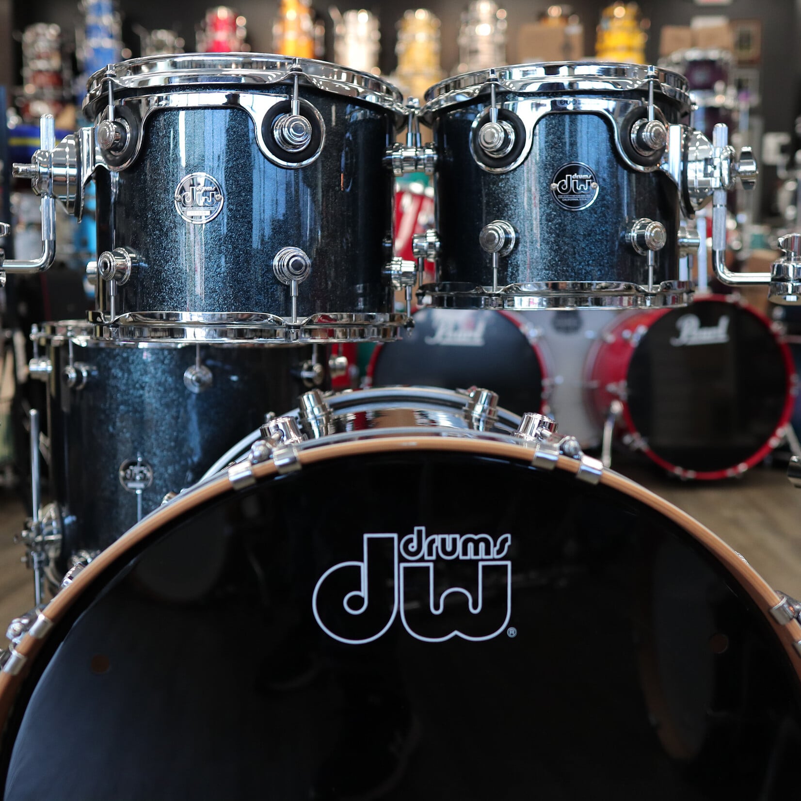 DW Like-New DW "Limited Edition" Performance Series 4-Piece Cherry Shell Pack 22/10/12/16 (Black Sparkle)