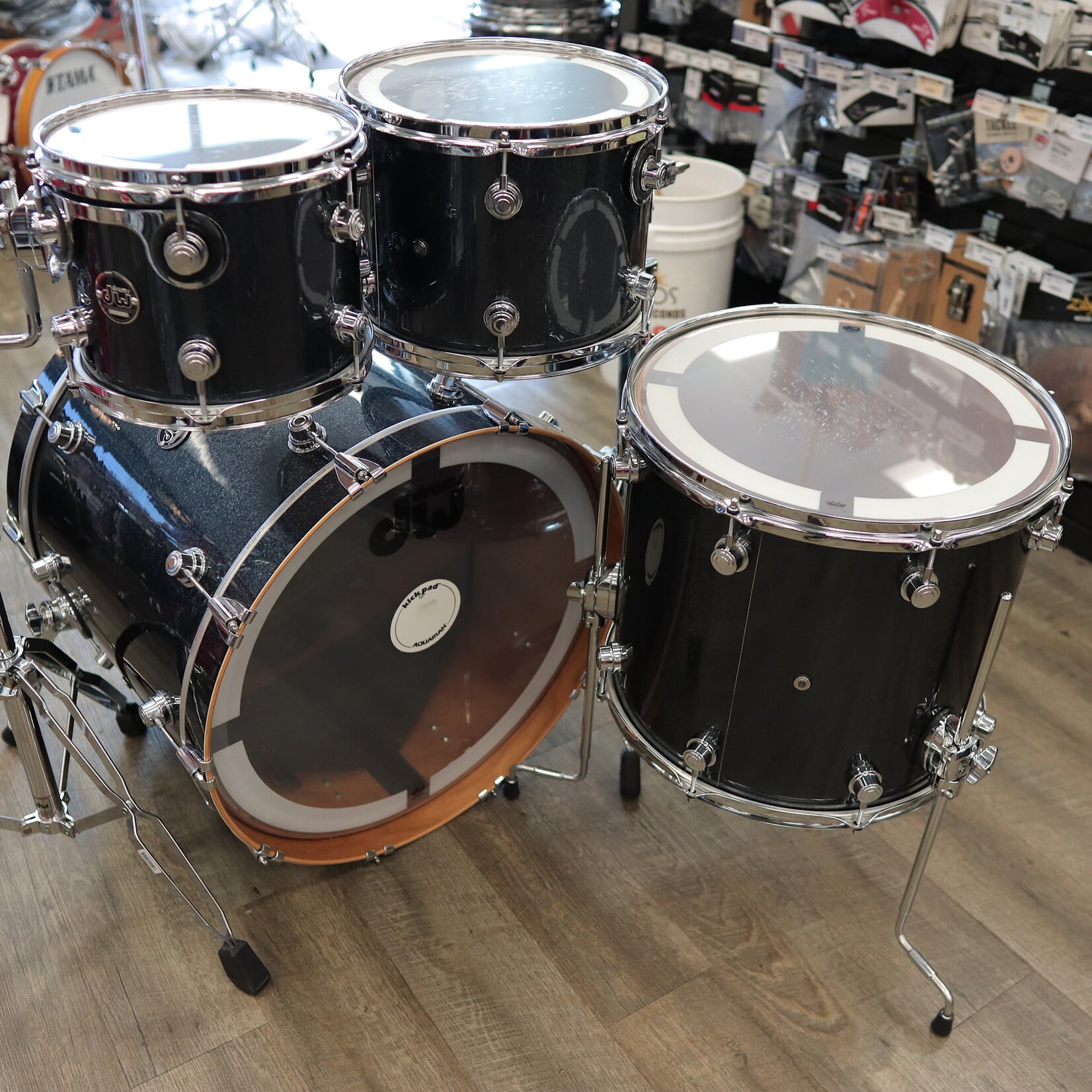 DW Like-New DW "Limited Edition" Performance Series 4-Piece Cherry Shell Pack 22/10/12/16 (Black Sparkle)