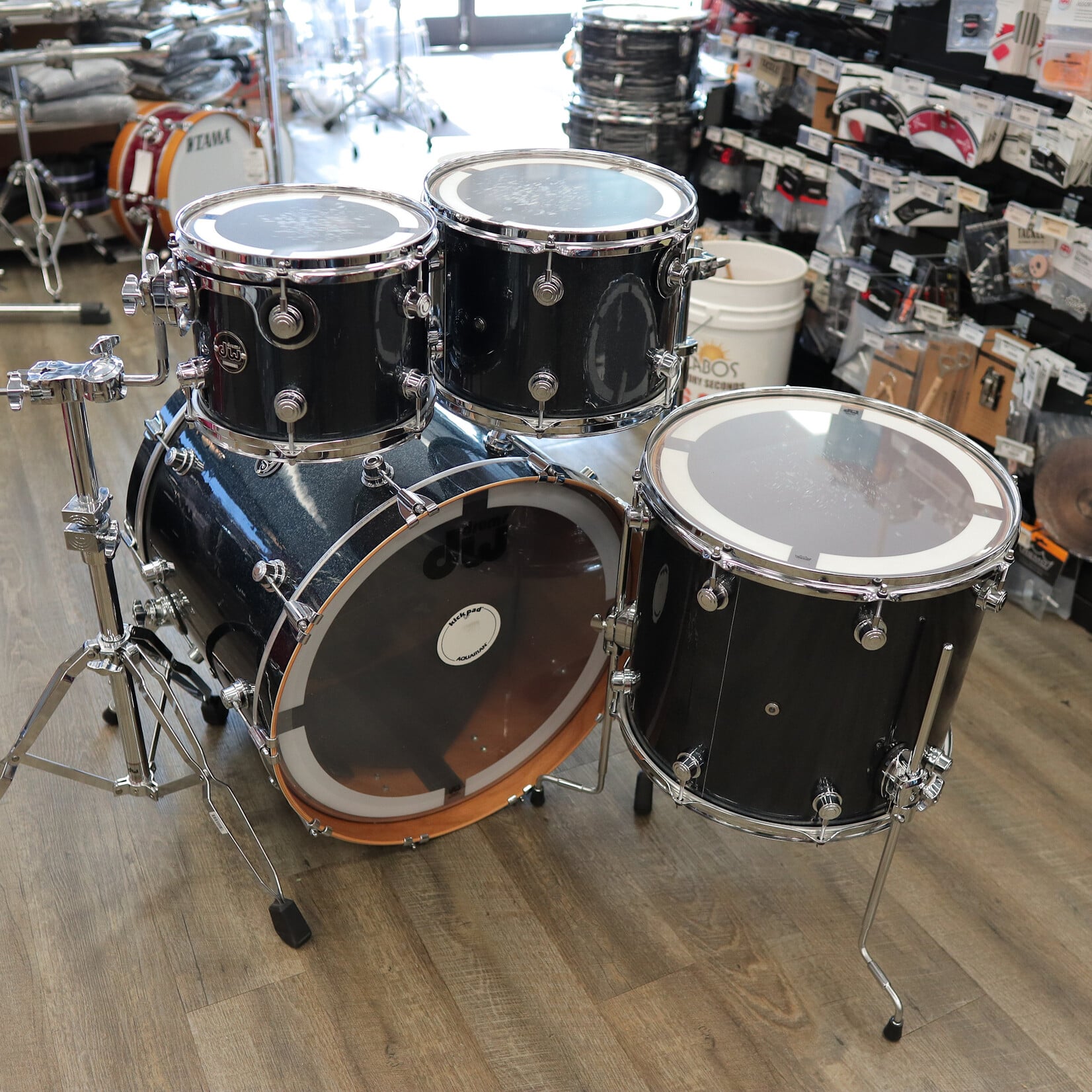 DW Like-New DW "Limited Edition" Performance Series 4-Piece Cherry Shell Pack 22/10/12/16 (Black Sparkle)