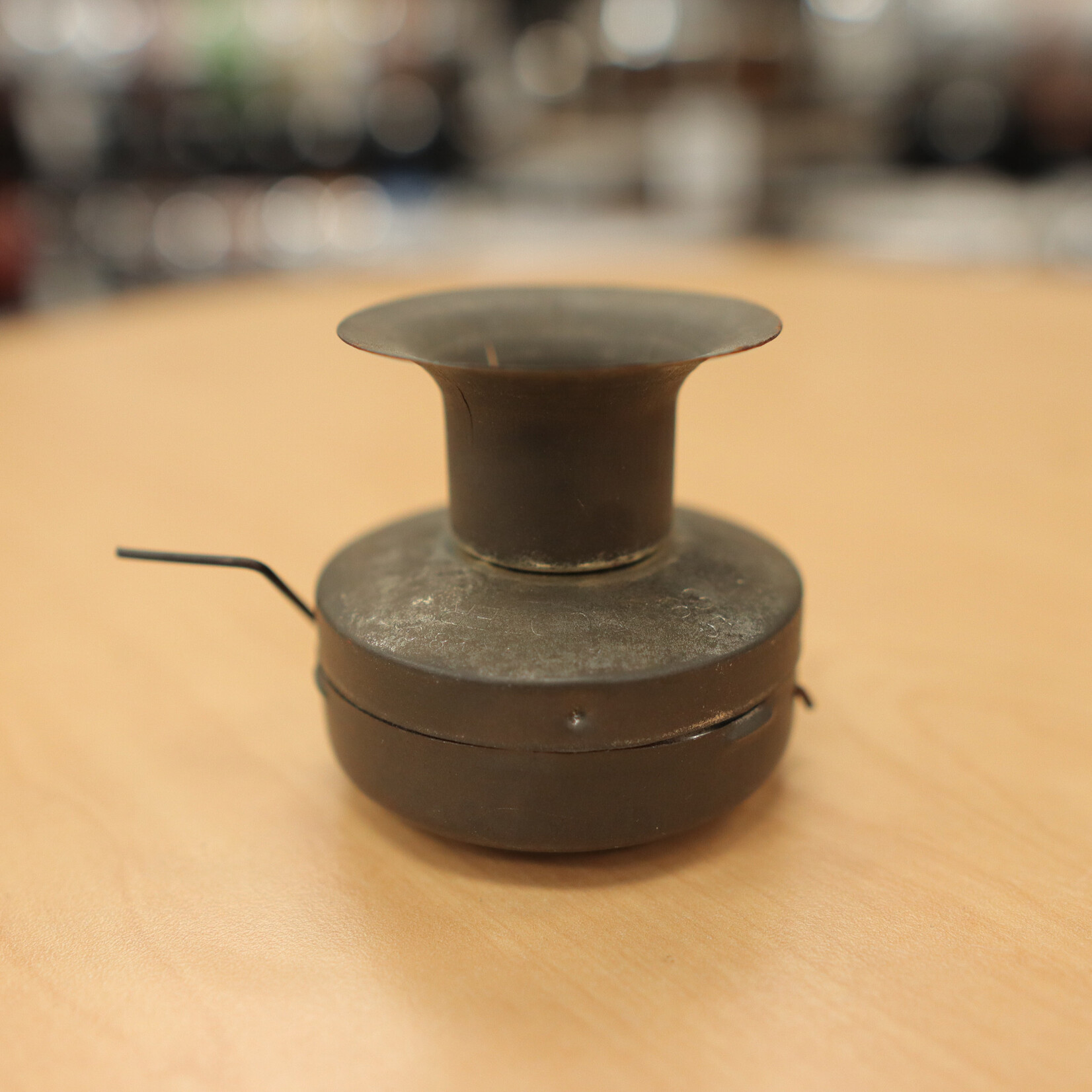 Unknown Vintage Noise Maker/ Sound Effect (Frog Call)
