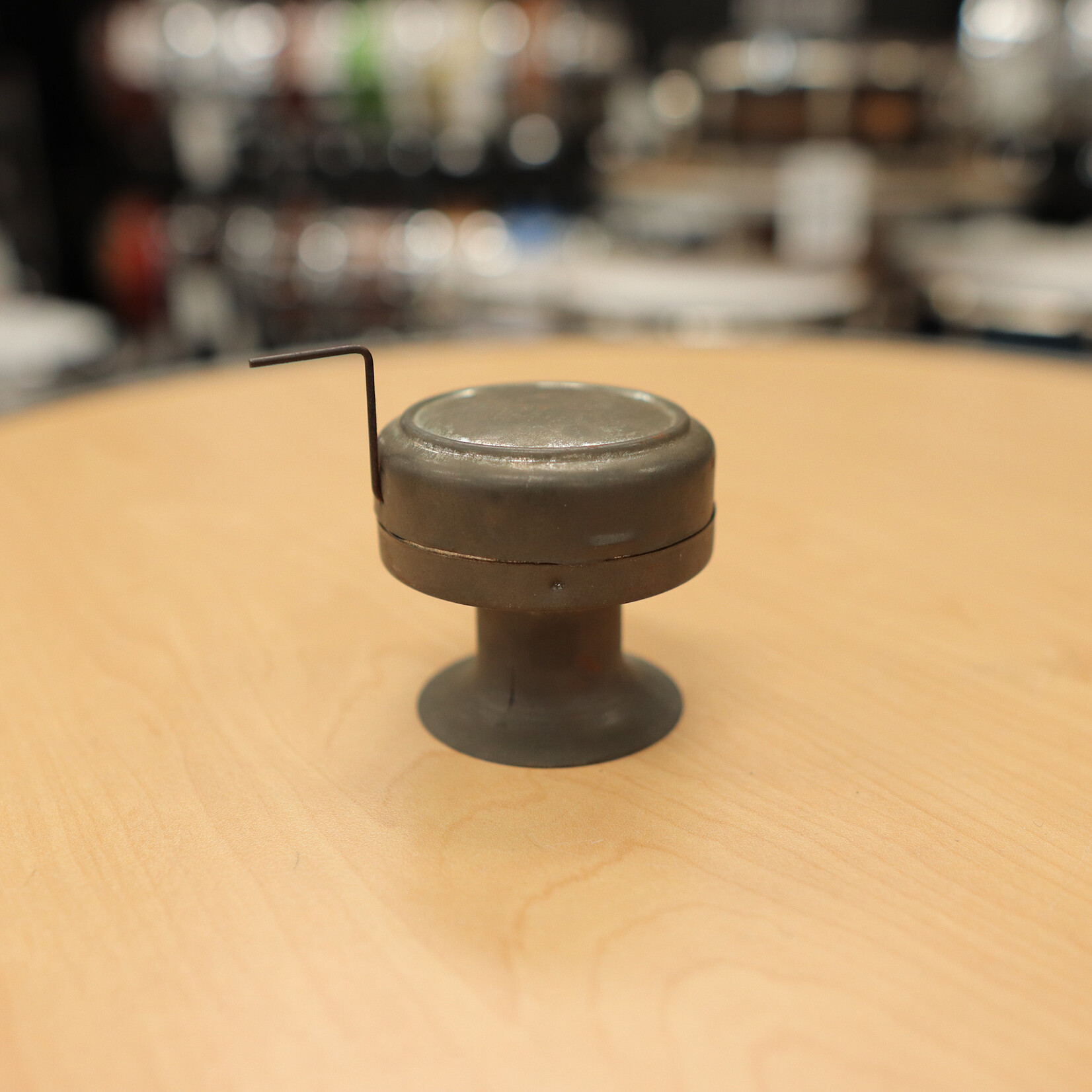 Unknown Vintage Noise Maker/ Sound Effect (Frog Call)
