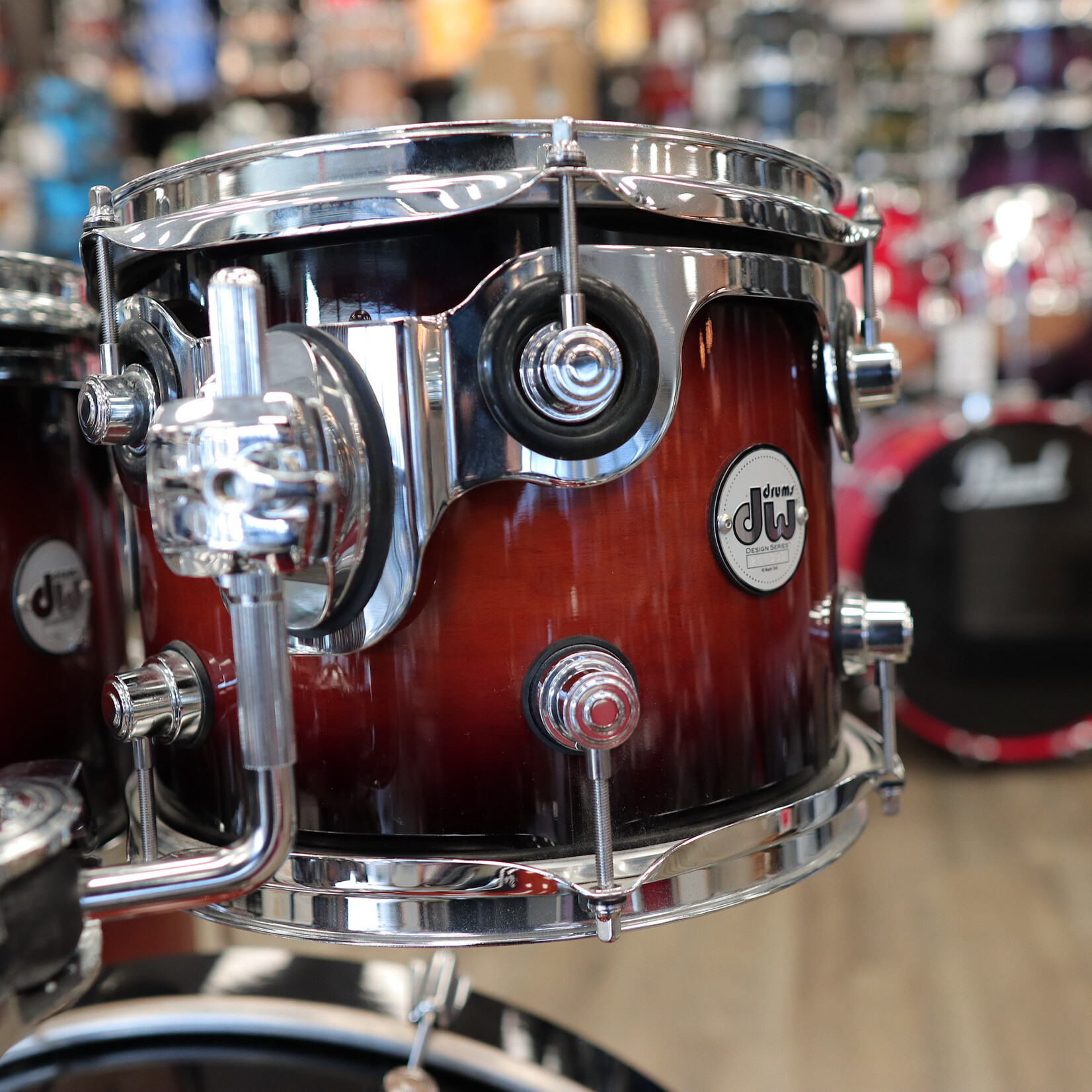 DW Pre-Owned DW Design Series 4-Piece Shell Pack 10/12/16/22 (Tobacco Burst Gloss Lacquer)