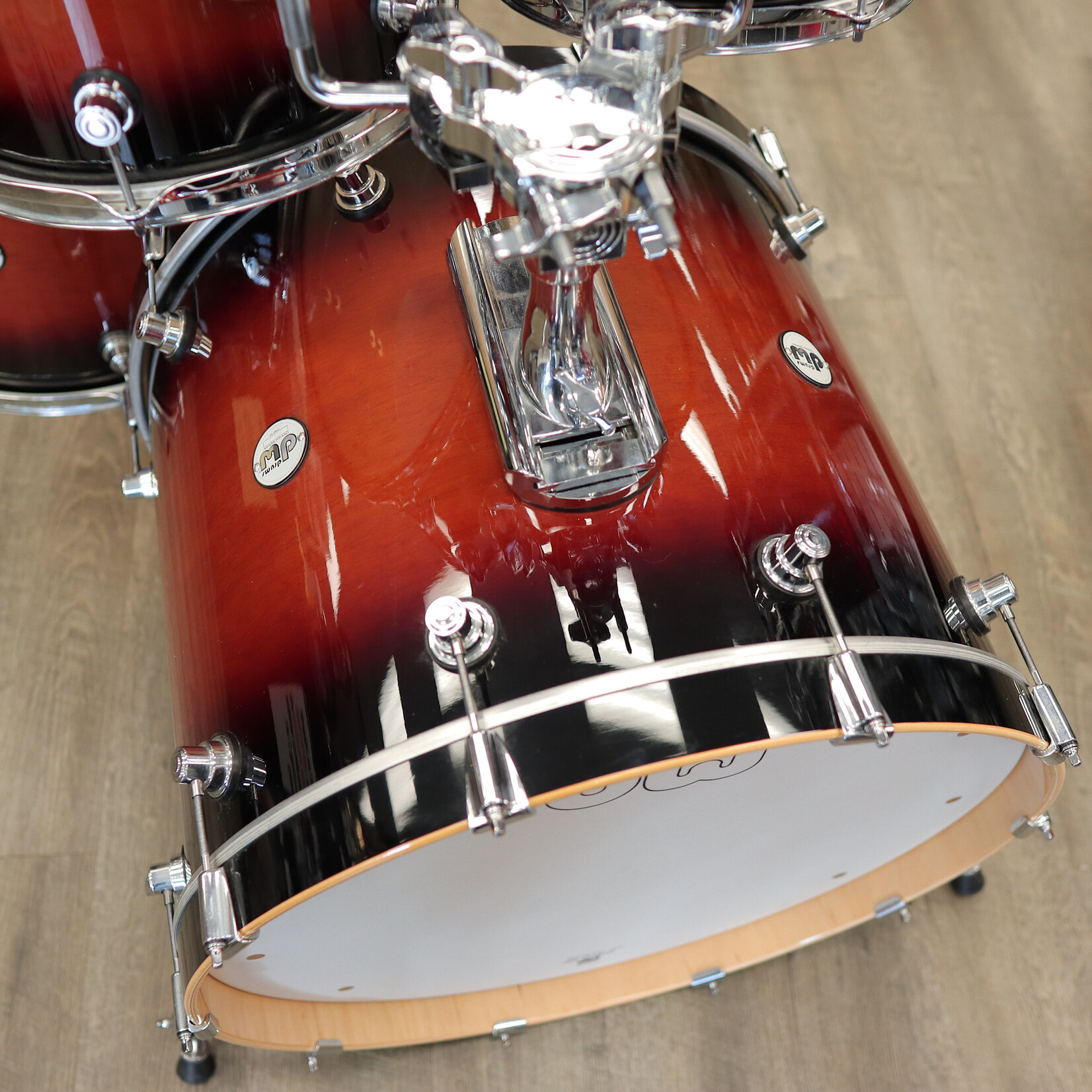 DW Pre-Owned DW Design Series 4-Piece Shell Pack 10/12/16/22 (Tobacco Burst Gloss Lacquer)