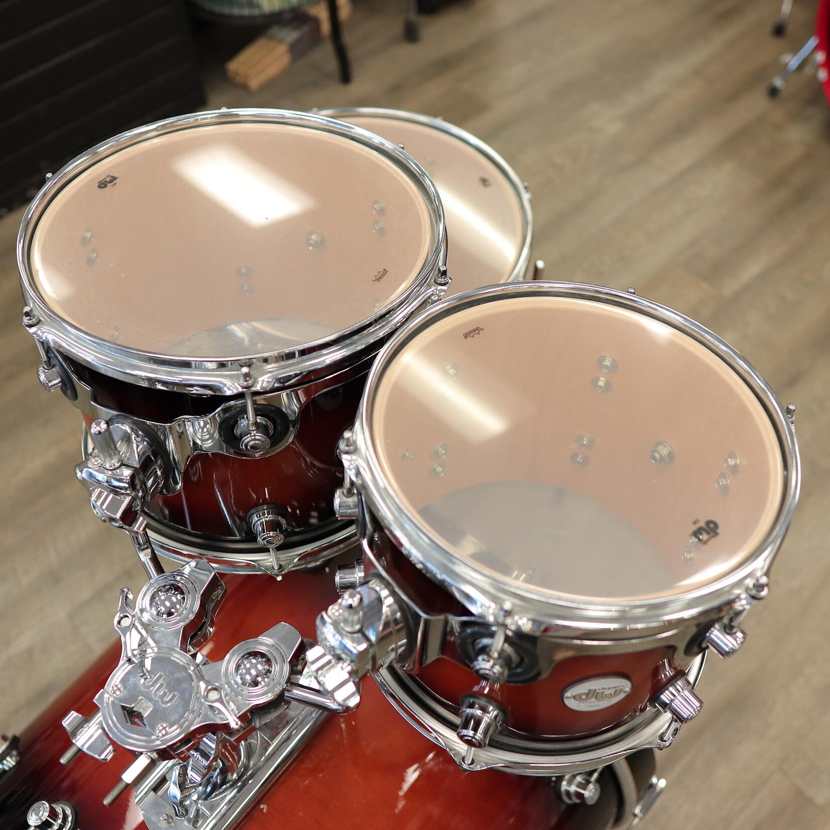 DW Pre-Owned DW Design Series 4-Piece Shell Pack 10/12/16/22 (Tobacco Burst Gloss Lacquer)