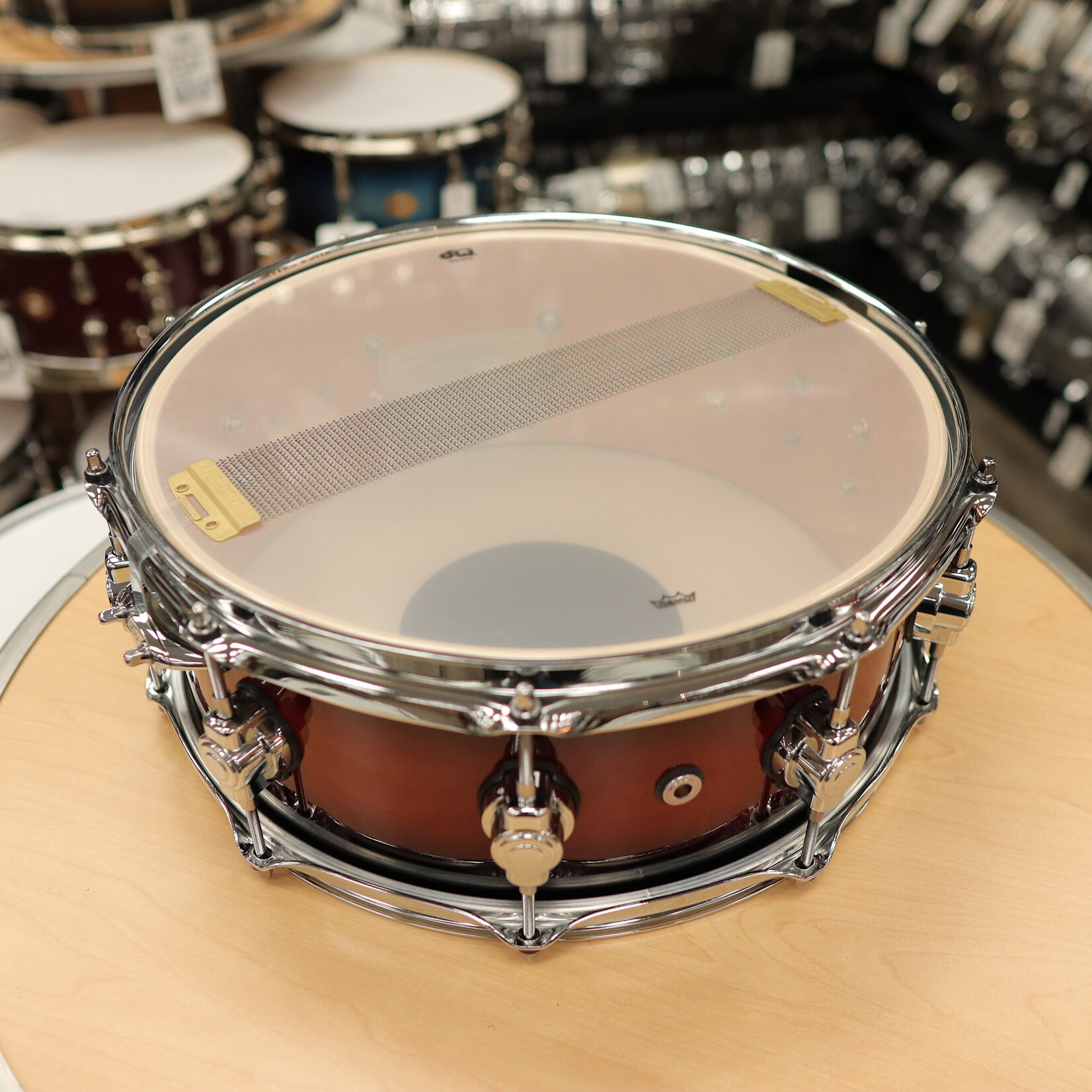 DW Pre-Owned DW Design Series 5.5x14" Snare Drum (Tobacco Burst Gloss Lacquer)