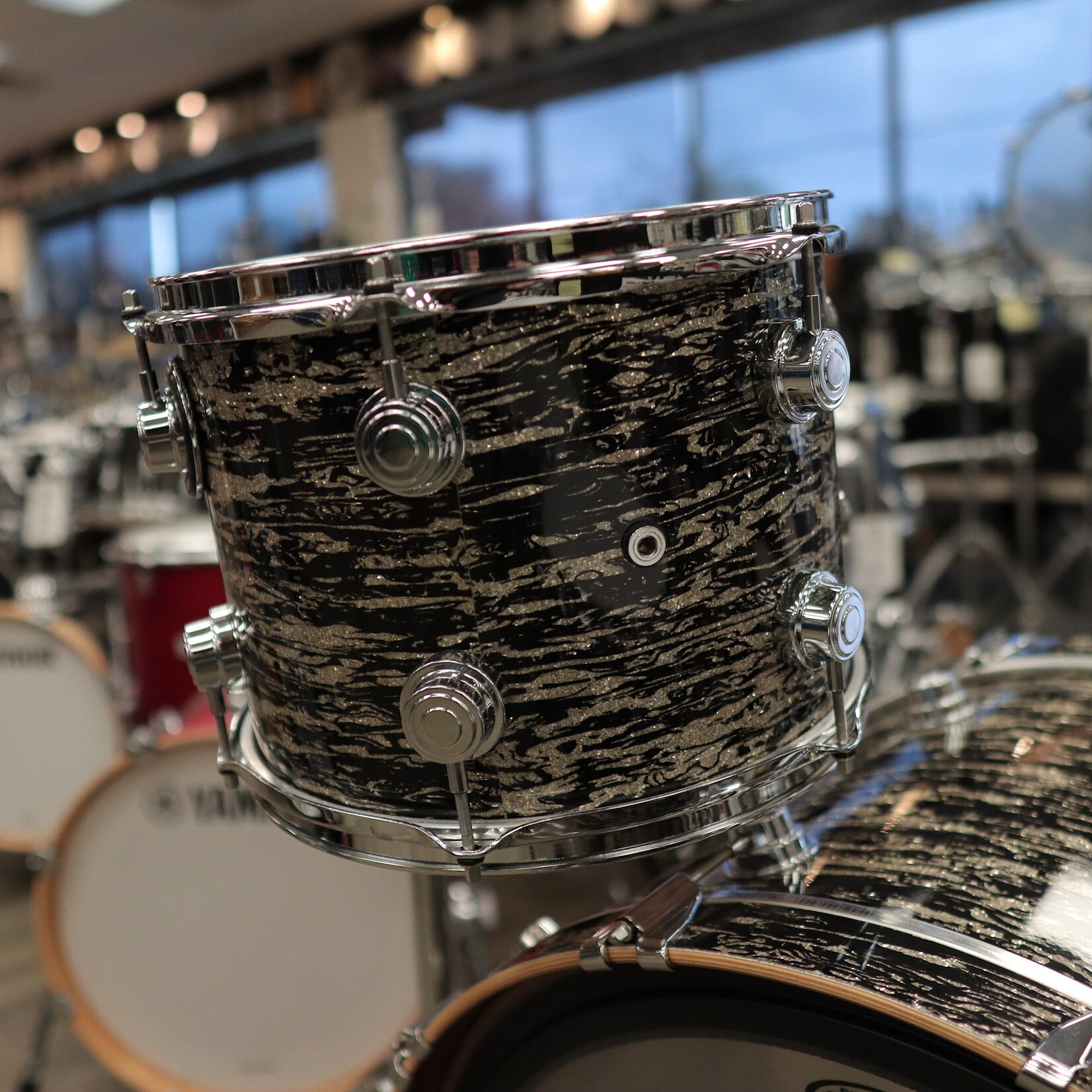 DW Pre-Owned DW Collector's Series Maple-Mahogany 4-Piece Shell Pack 12/14/16/24 (Black Oyster Glass)