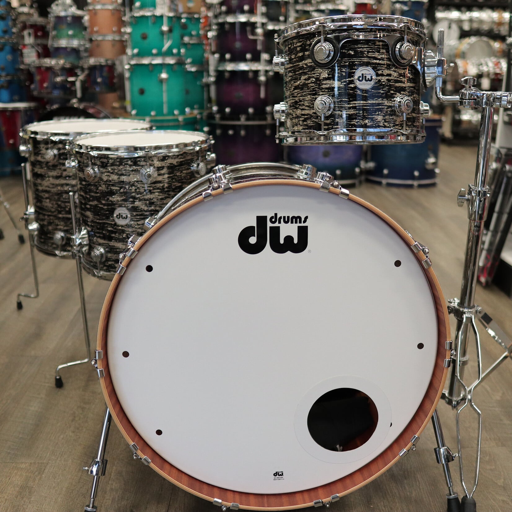 DW Pre-Owned DW Collector's Series Maple-Mahogany 4-Piece Shell Pack 12/14/16/24 (Black Oyster Glass)