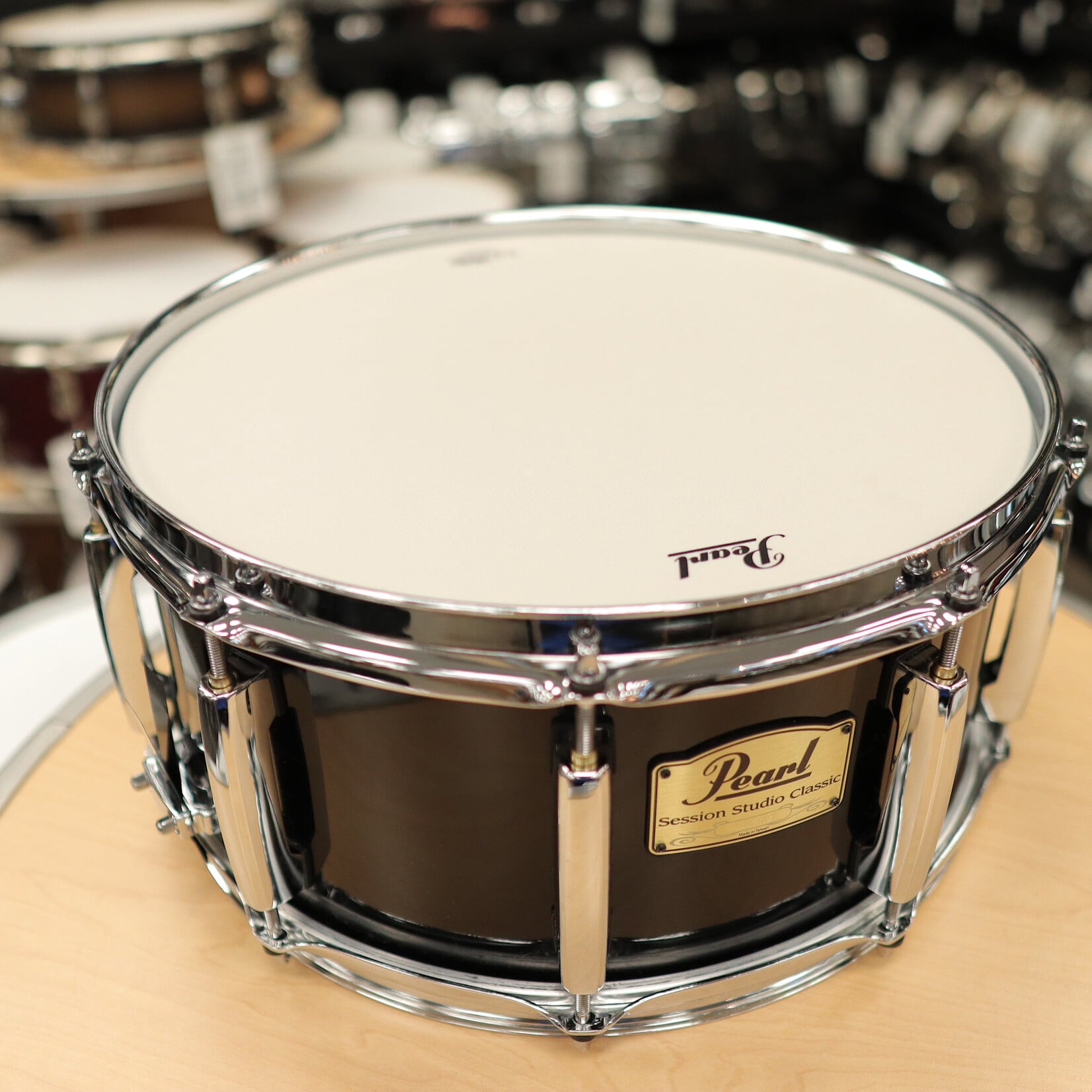 Pearl Pre-Owned Pearl Session Studio Classic 6.5x14" Snare Drum (Piano Black)