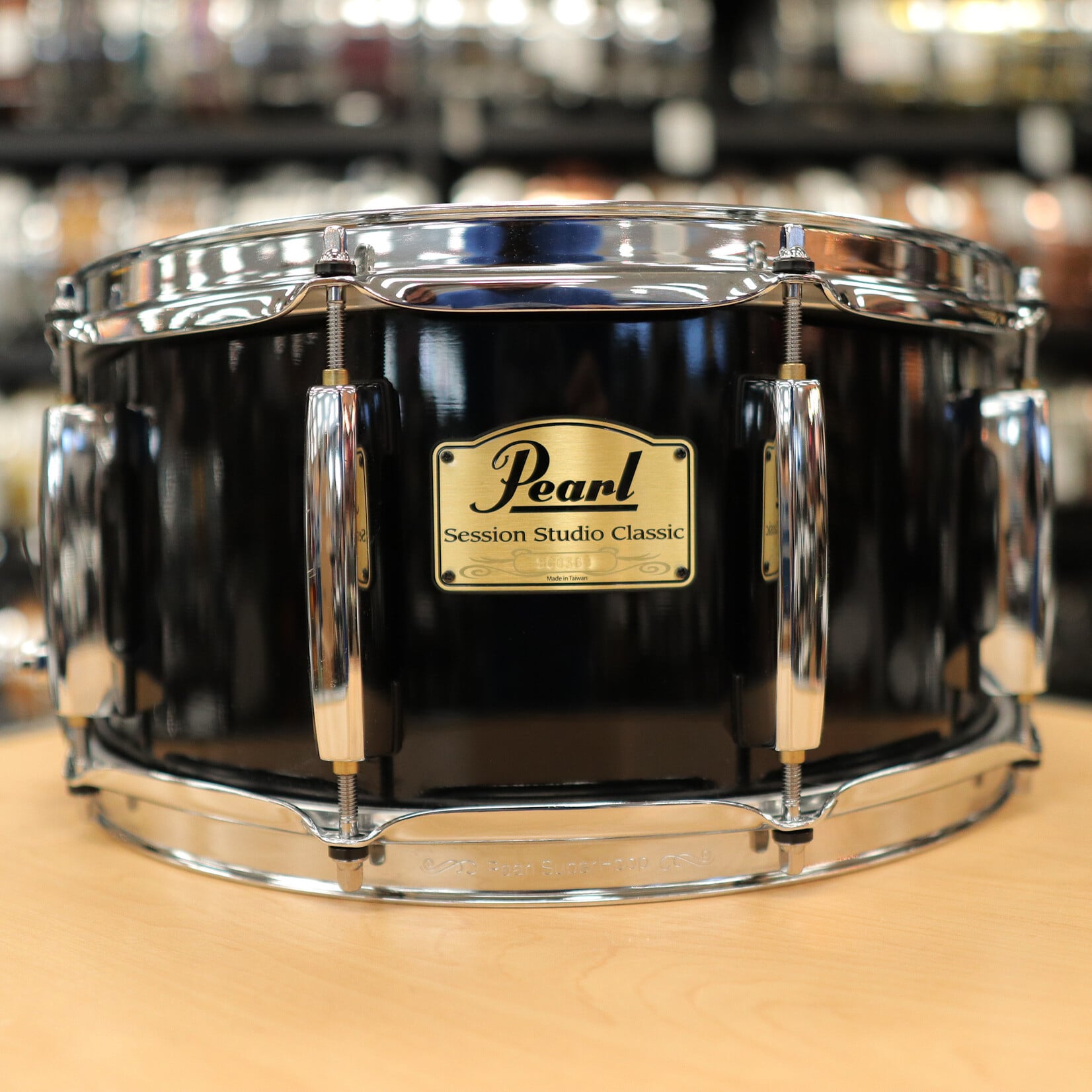 Pearl Pre-Owned Pearl Session Studio Classic 6.5x14" Snare Drum (Piano Black)