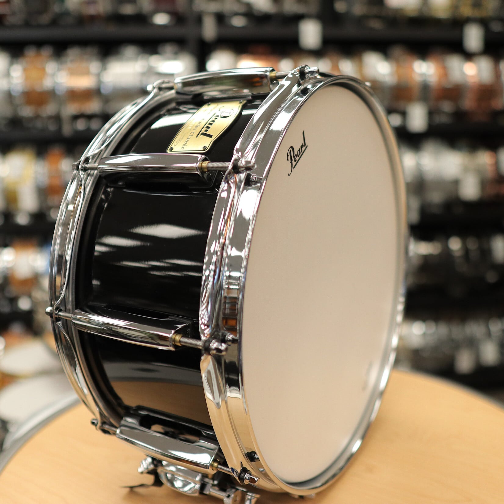 Pearl Pre-Owned Pearl Session Studio Classic 6.5x14" Snare Drum (Piano Black)