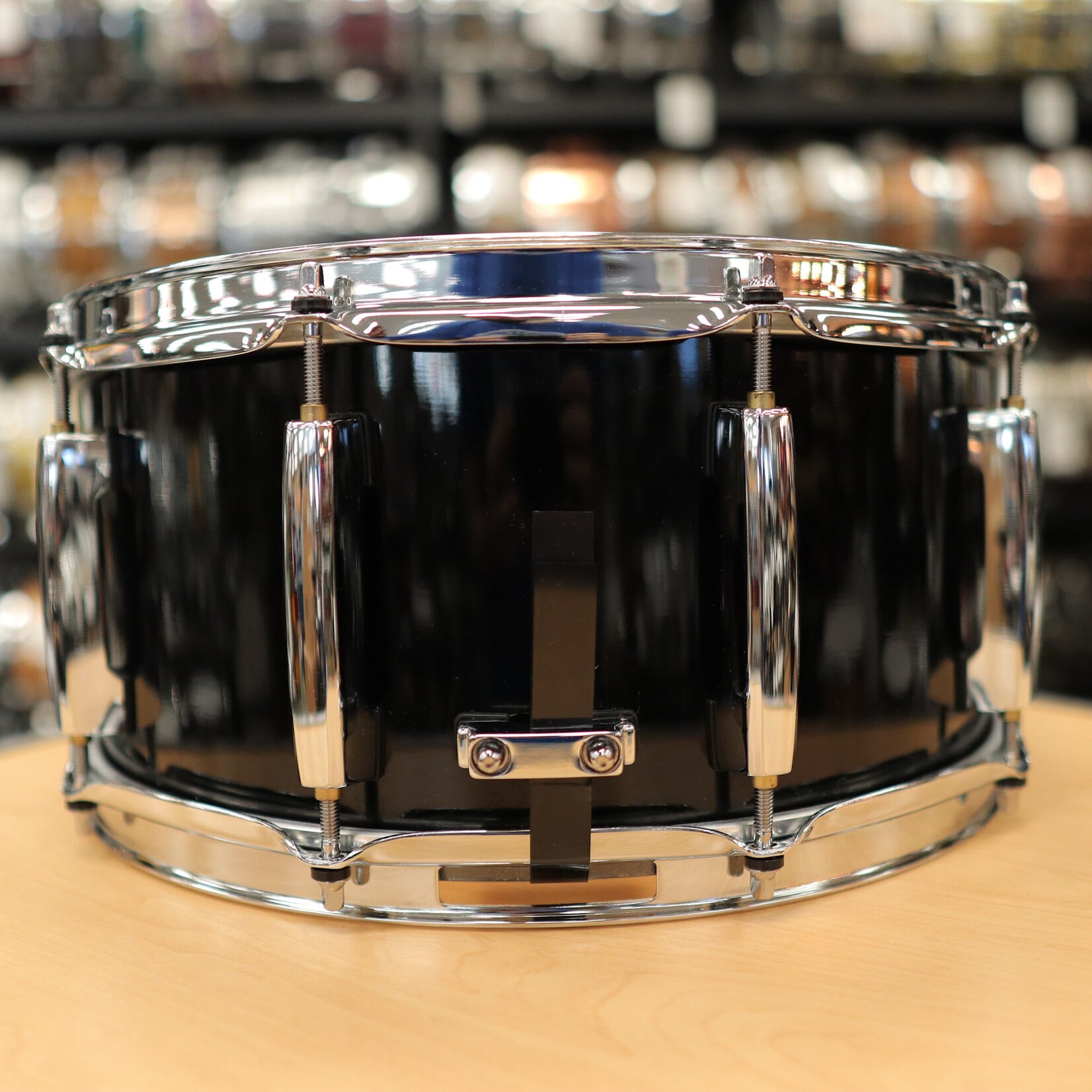 Pearl Pre-Owned Pearl Session Studio Classic 6.5x14" Snare Drum (Piano Black)