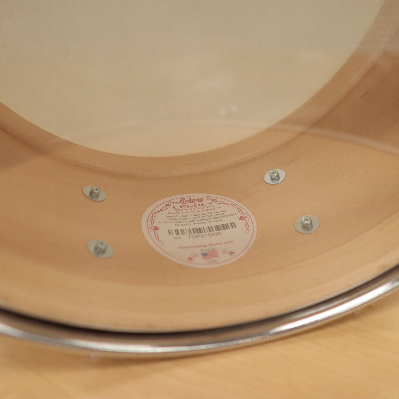 Ludwig Pre-Owned Ludwig Legacy Maple 6.5x14" Snare Drum (Oyster Pink Pearl)