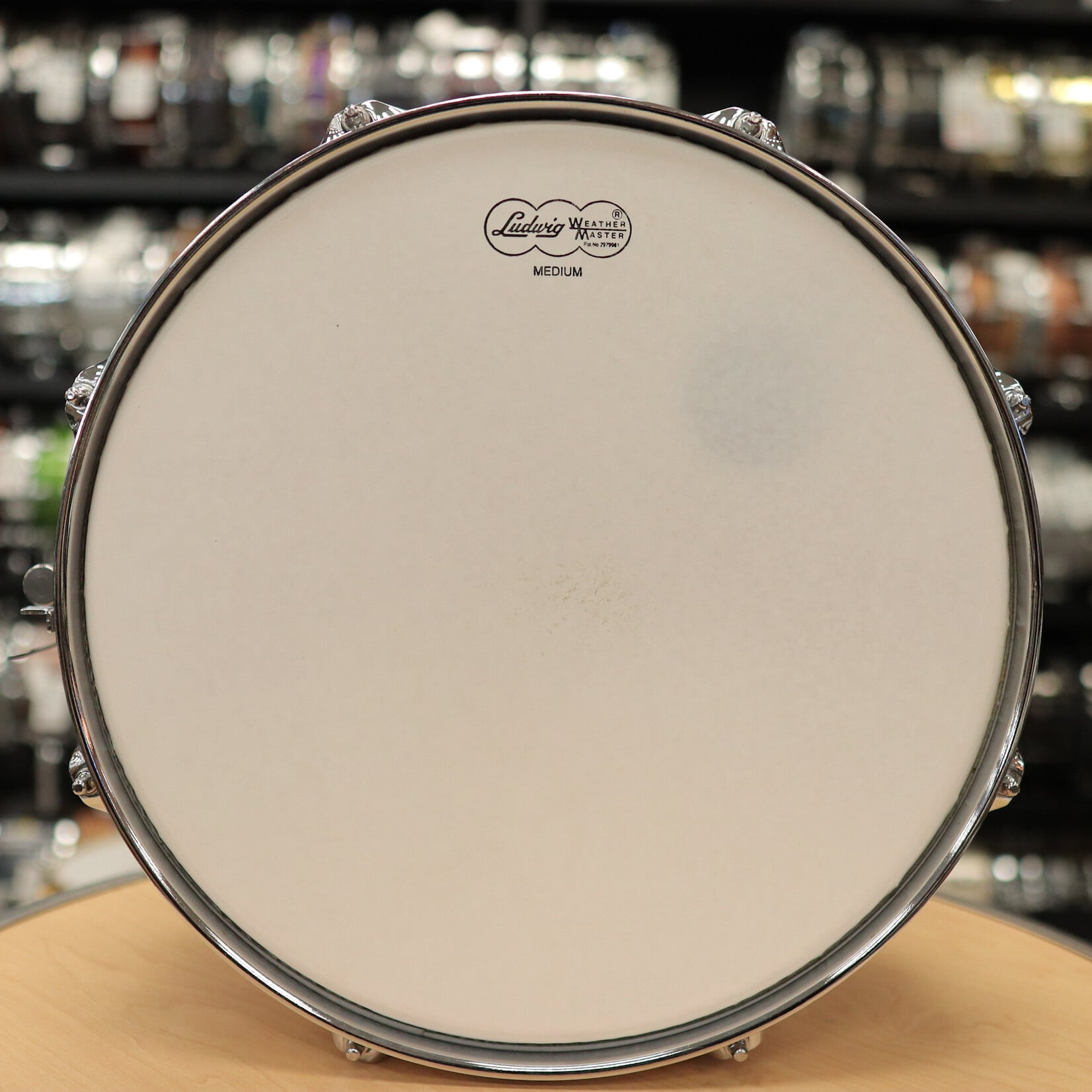 Ludwig Pre-Owned Ludwig Legacy Maple 6.5x14" Snare Drum (Oyster Pink Pearl)