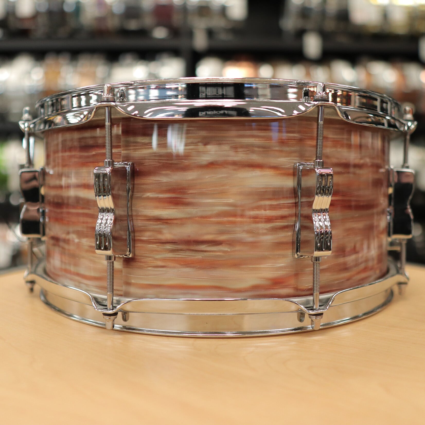 Ludwig Pre-Owned Ludwig Legacy Maple 6.5x14" Snare Drum (Oyster Pink Pearl)