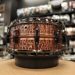 Ludwig Ludwig 6.5x14" Raw Hammered Copperphonic w/ Black Hardware & Black Hoops LC663CKWMBLK