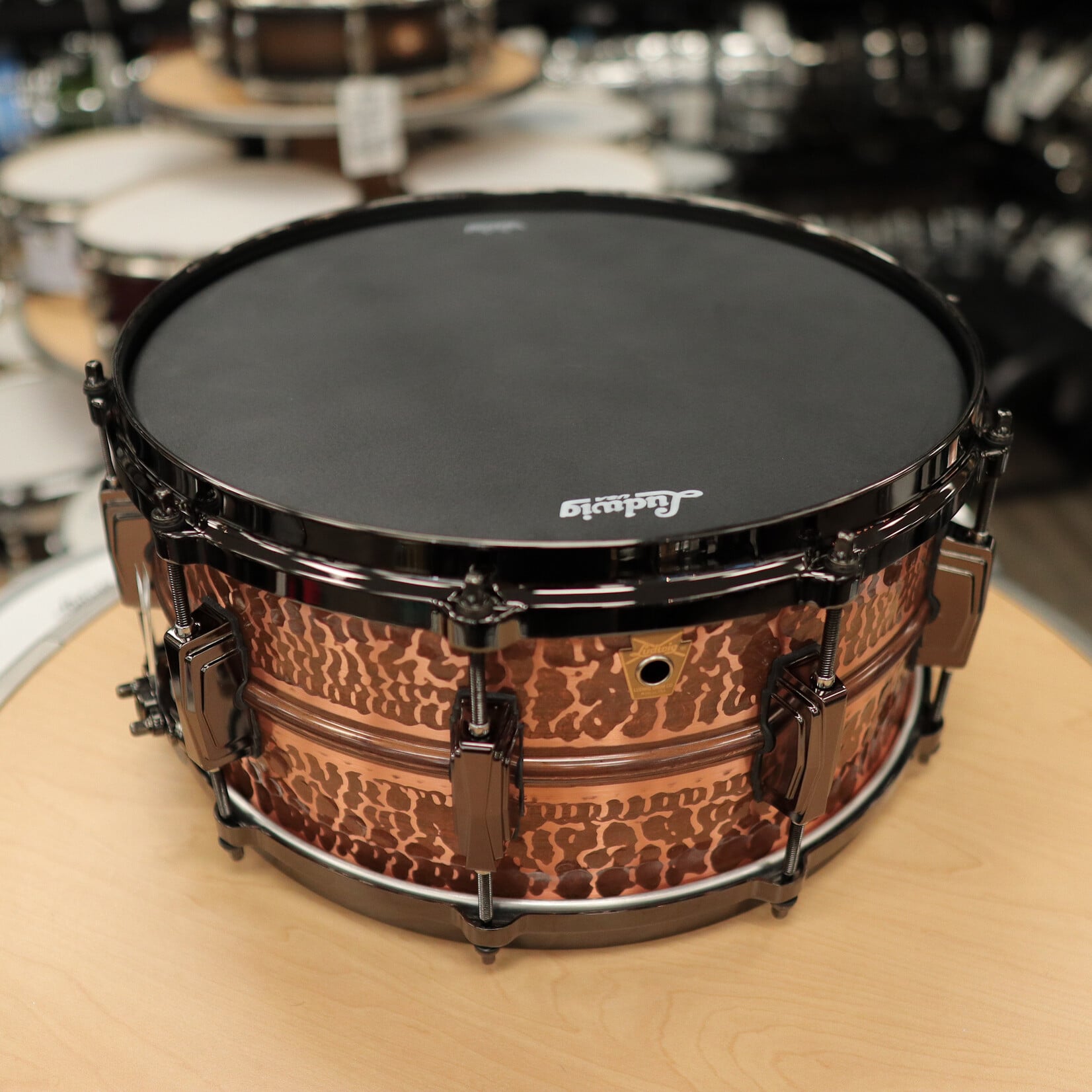 Ludwig Ludwig 6.5x14" Raw Hammered Copperphonic  With Black Hardware And Black Die-Cast Hoops LC663CKWMDBLK