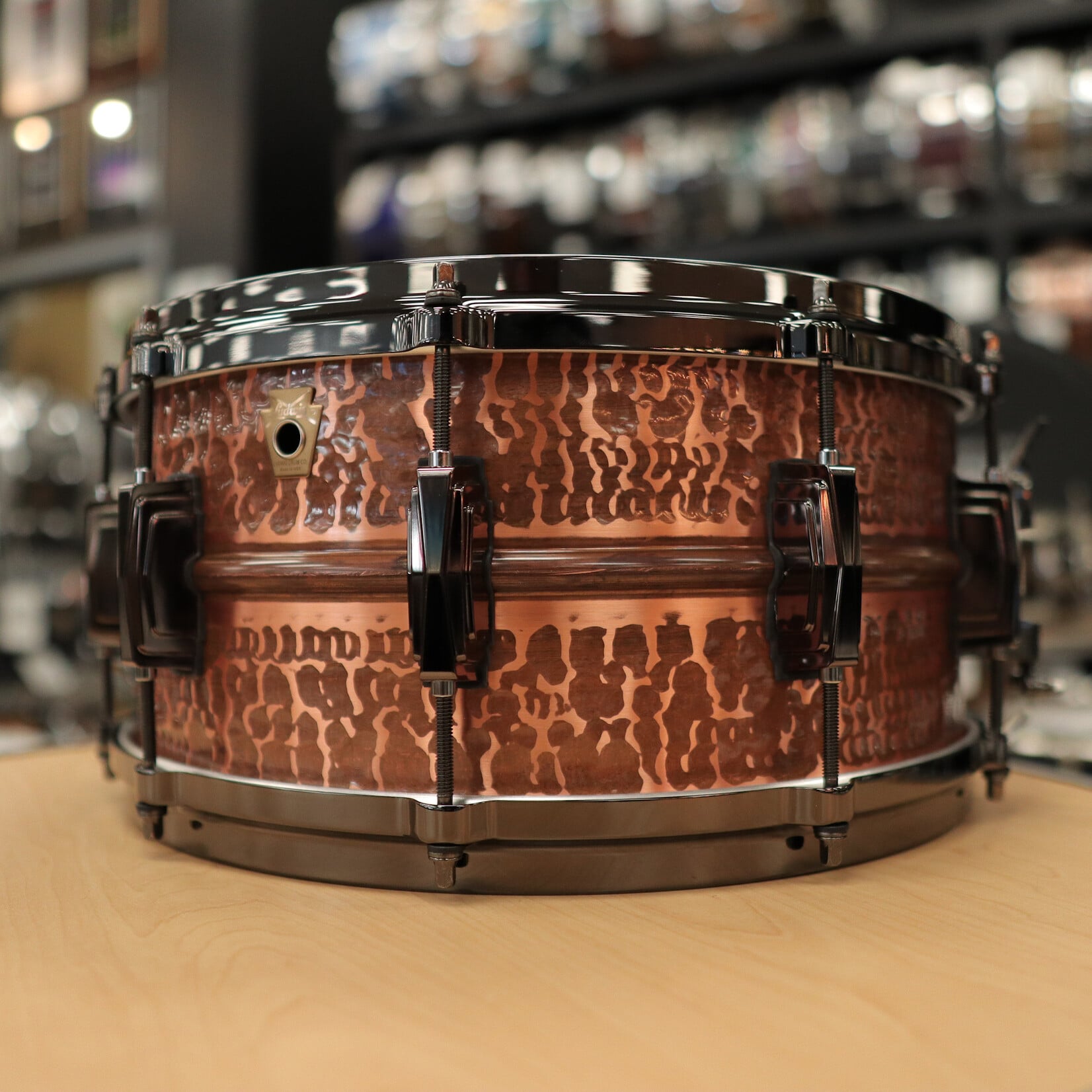 Ludwig Ludwig 6.5x14" Raw Hammered Copperphonic  With Black Hardware And Black Die-Cast Hoops LC663CKWMDBLK
