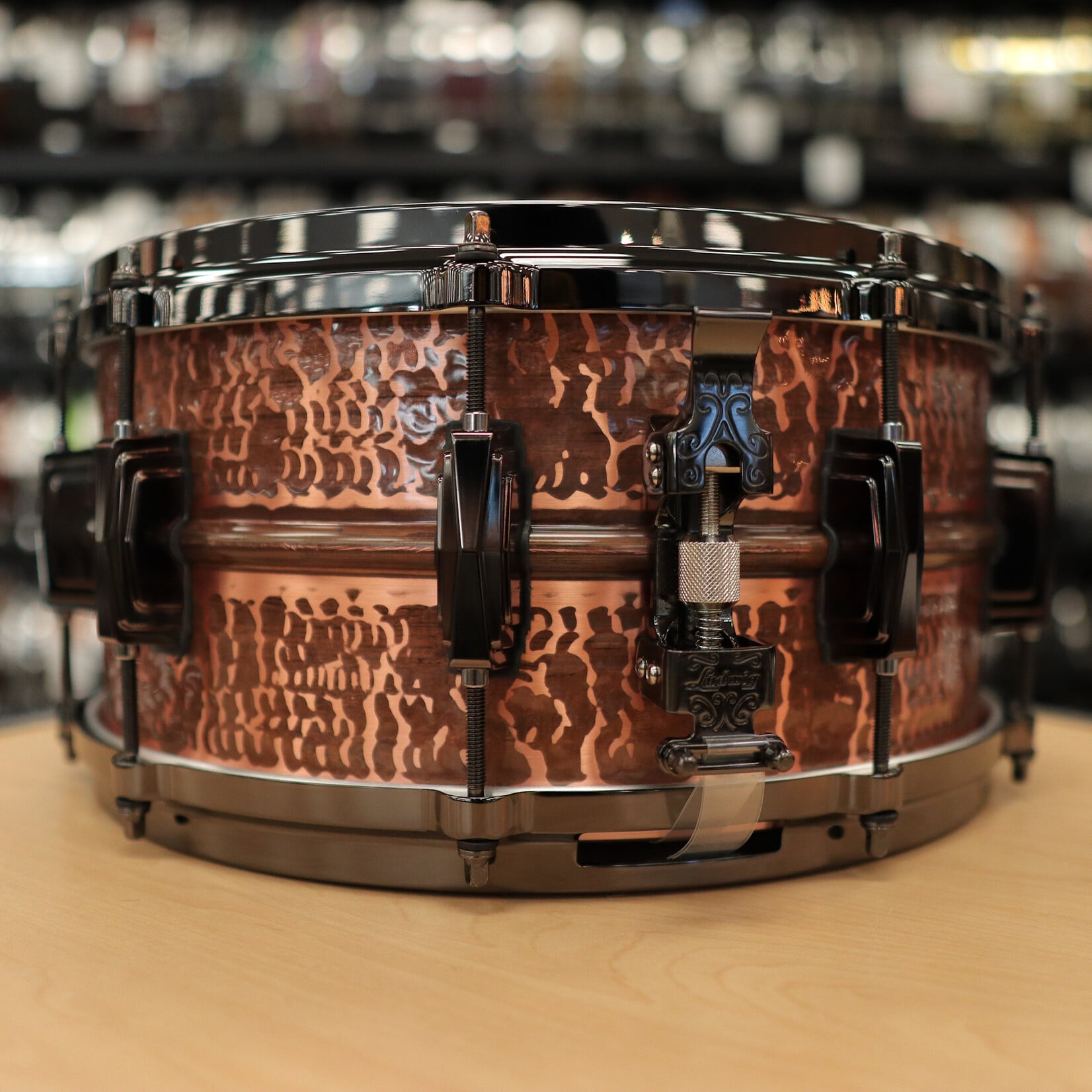 Ludwig Ludwig 6.5x14" Raw Hammered Copperphonic  With Black Hardware And Black Die-Cast Hoops LC663CKWMDBLK