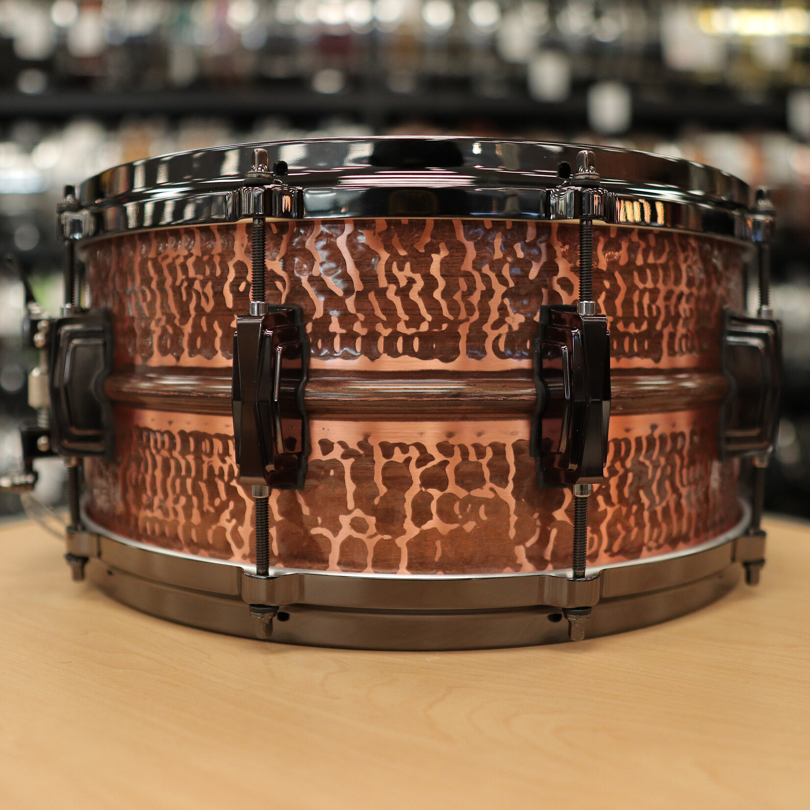 Ludwig Ludwig 6.5x14" Raw Hammered Copperphonic w/ Black Hardware & Black Die-Cast Hoops LC663CKWMDBLK