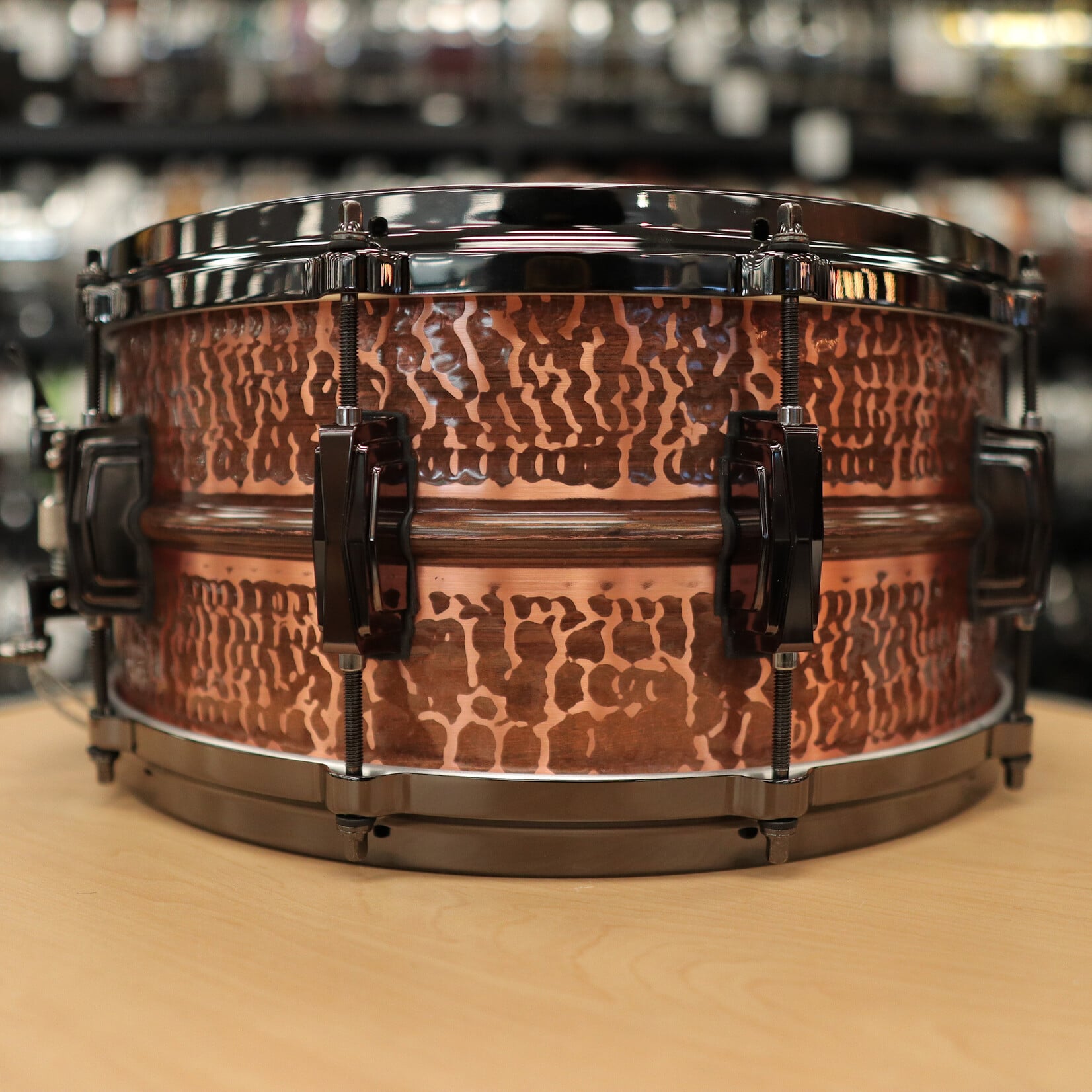 Ludwig Ludwig 6.5x14" Raw Hammered Copperphonic  With Black Hardware And Black Die-Cast Hoops LC663CKWMDBLK