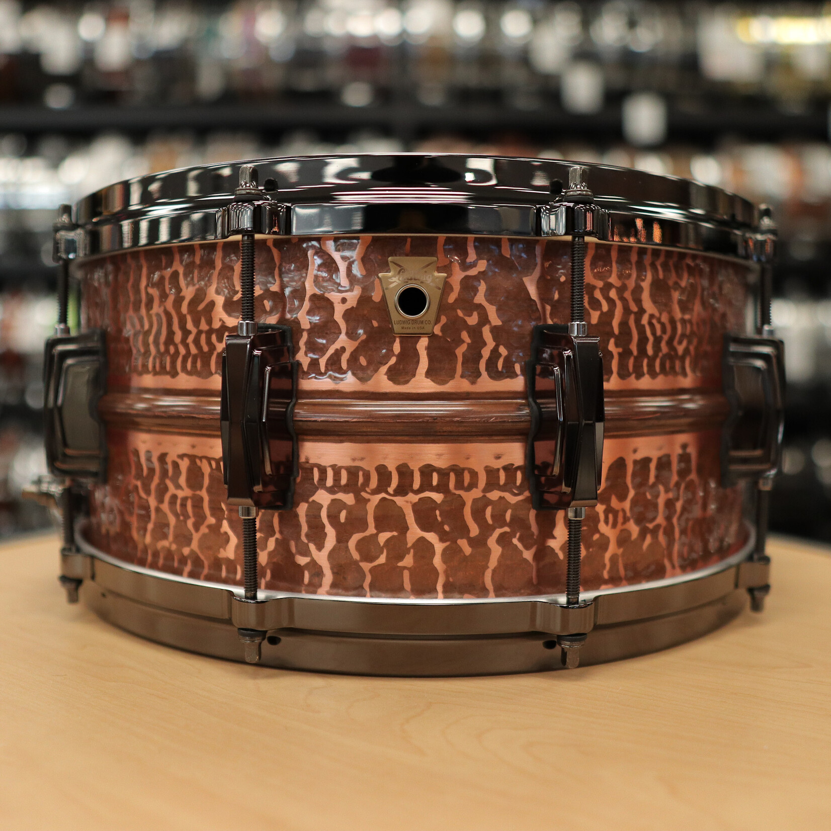 Ludwig Ludwig 6.5x14" Raw Hammered Copperphonic w/ Black Hardware & Black Die-Cast Hoops LC663CKWMDBLK