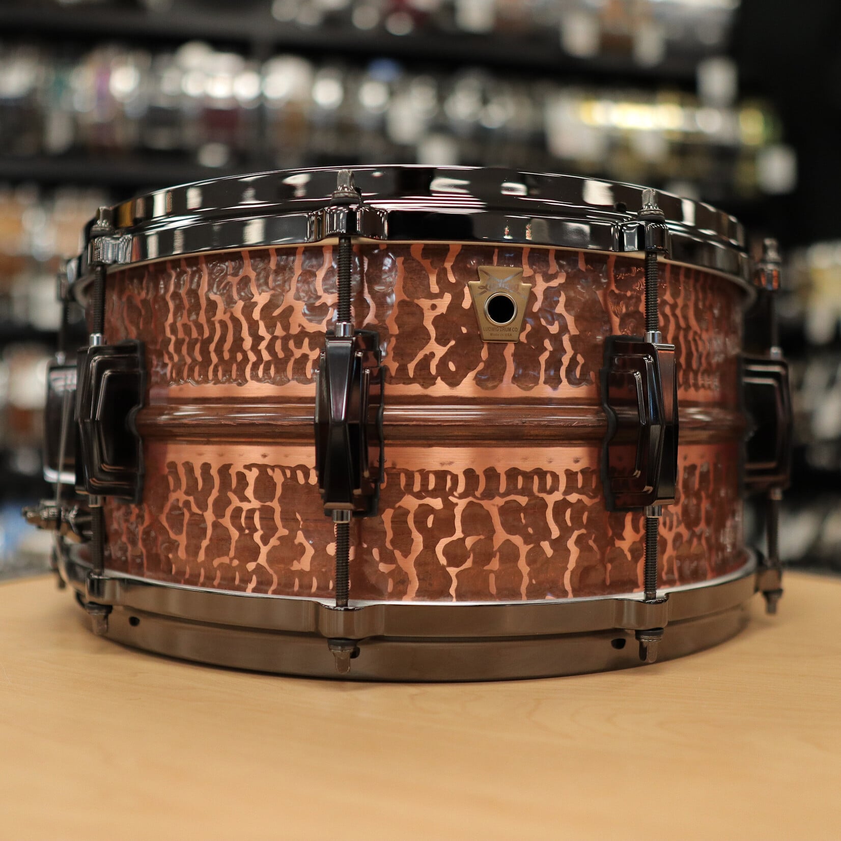 Ludwig Ludwig 6.5x14" Raw Hammered Copperphonic  With Black Hardware And Black Die-Cast Hoops LC663CKWMDBLK