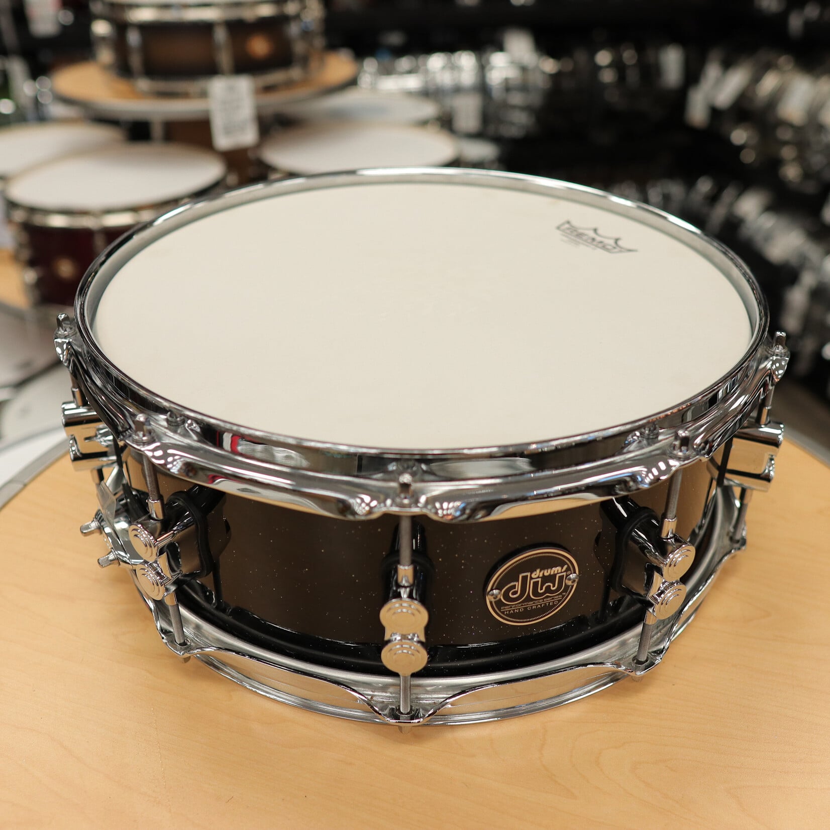 DW Pre-Owned DW Performance Series 5.5x14" Maple Snare Drum (Black Mirra)