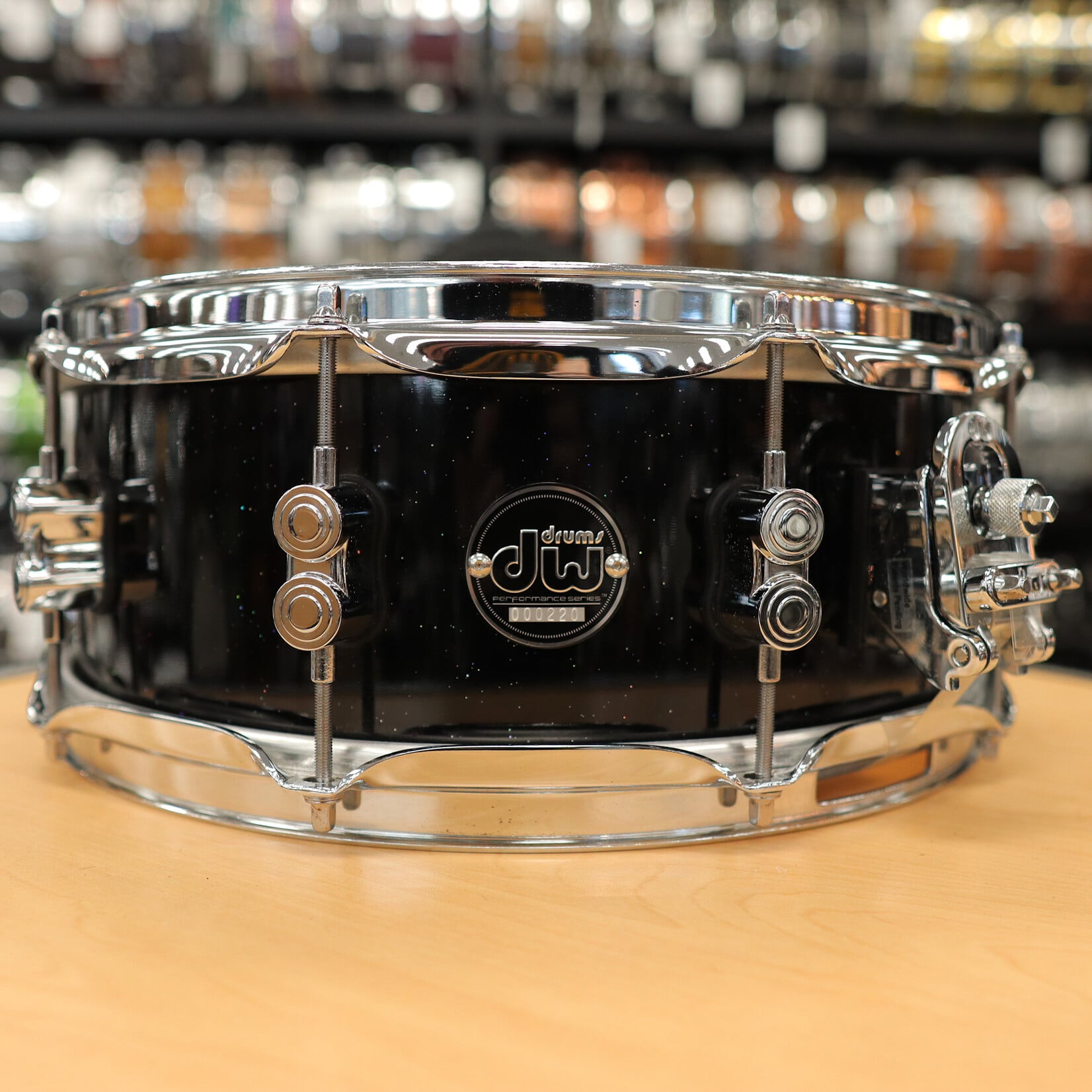DW Pre-Owned DW Performance Series 5.5x14" Maple Snare Drum (Black Mirra)