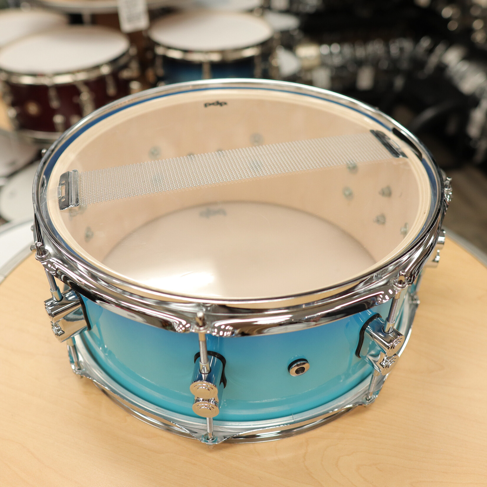 PDP B-Stock PDP Daru Jones 6x13" New Yorker Snare Drum (Blue Fade)