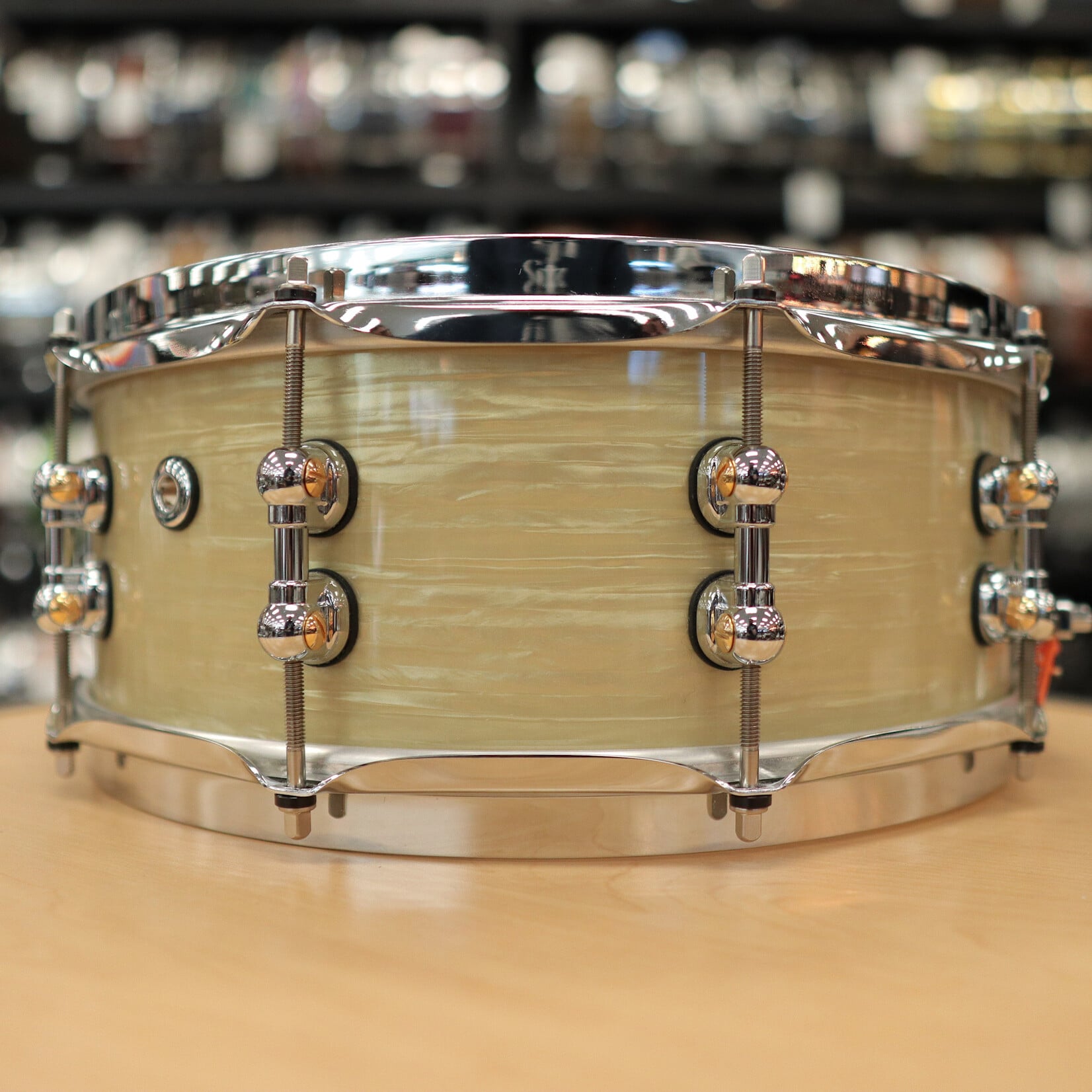 Pearl Pre-Owned Pearl Music City Custom 5.5x14" Masters Maple Reserve Snare Drum (Nicotine White Marine Pearl)