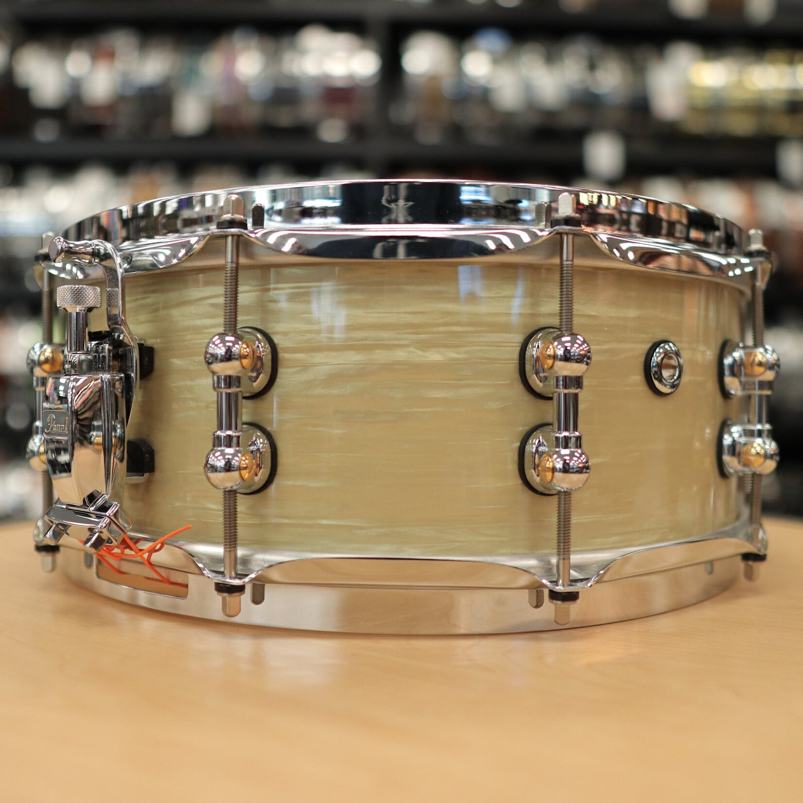 Pearl Pre-Owned Pearl Music City Custom 5.5x14" Masters Maple Reserve Snare Drum (Nicotine White Marine Pearl)