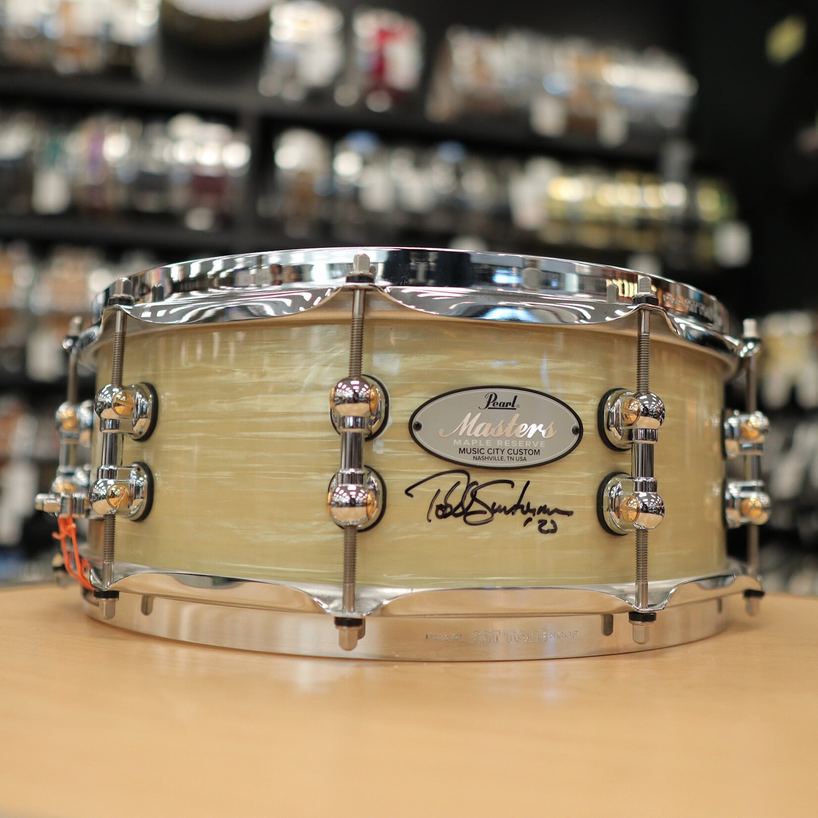 Pearl Pre-Owned Pearl Music City Custom 5.5x14" Masters Maple Reserve Snare Drum (Nicotine White Marine Pearl)