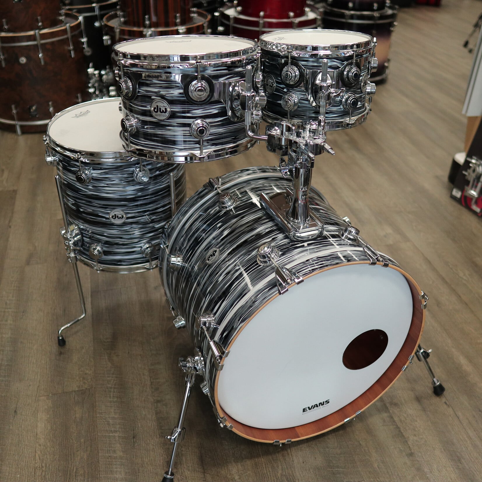 DW Pre-Owned DW Collector's Series Maple/Mahogany 4-Piece Shell Pack 10/12/14/20 (Black Oyster)
