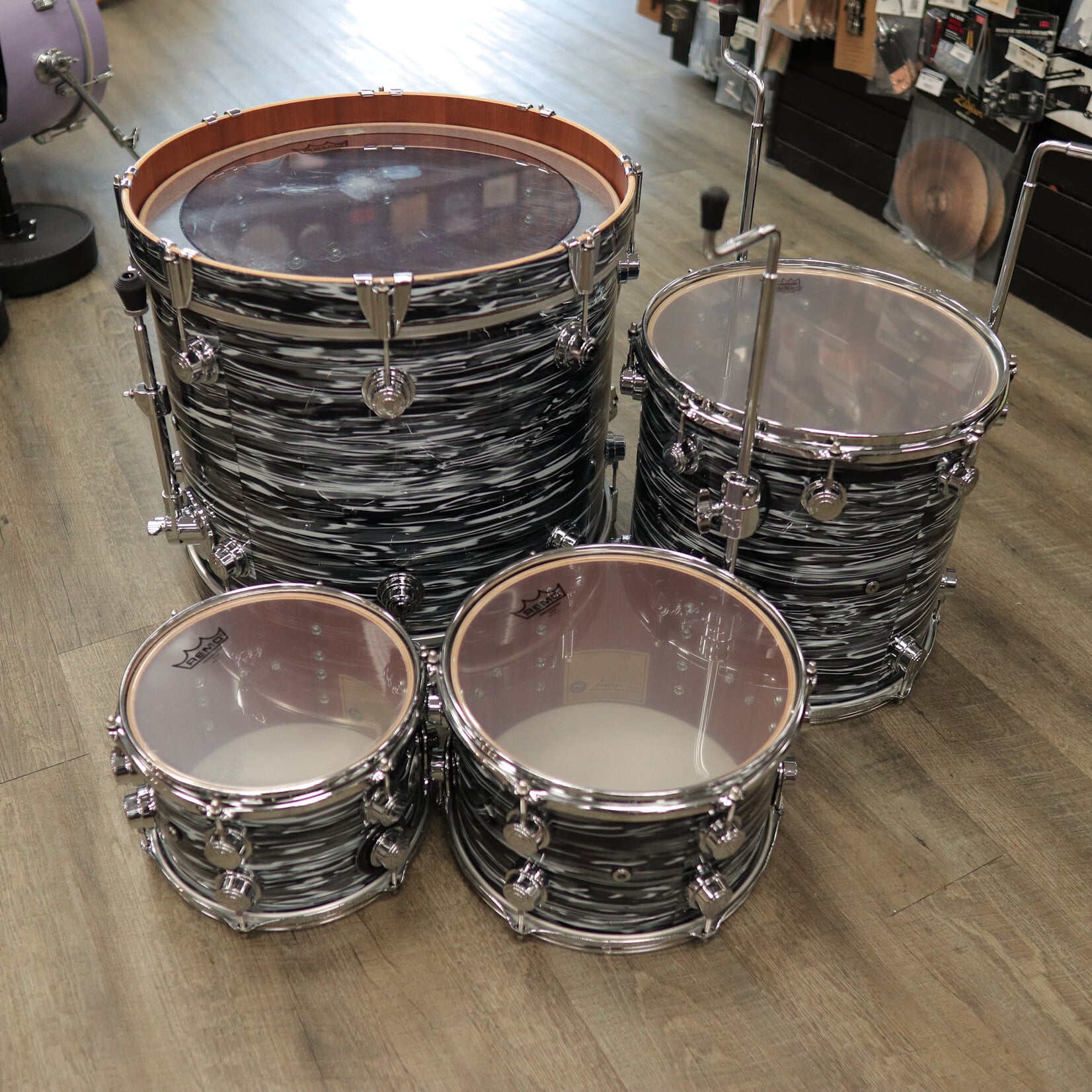 DW Pre-Owned DW Collector's Series Maple/Mahogany 4-Piece Shell Pack 10/12/14/20 (Black Oyster)